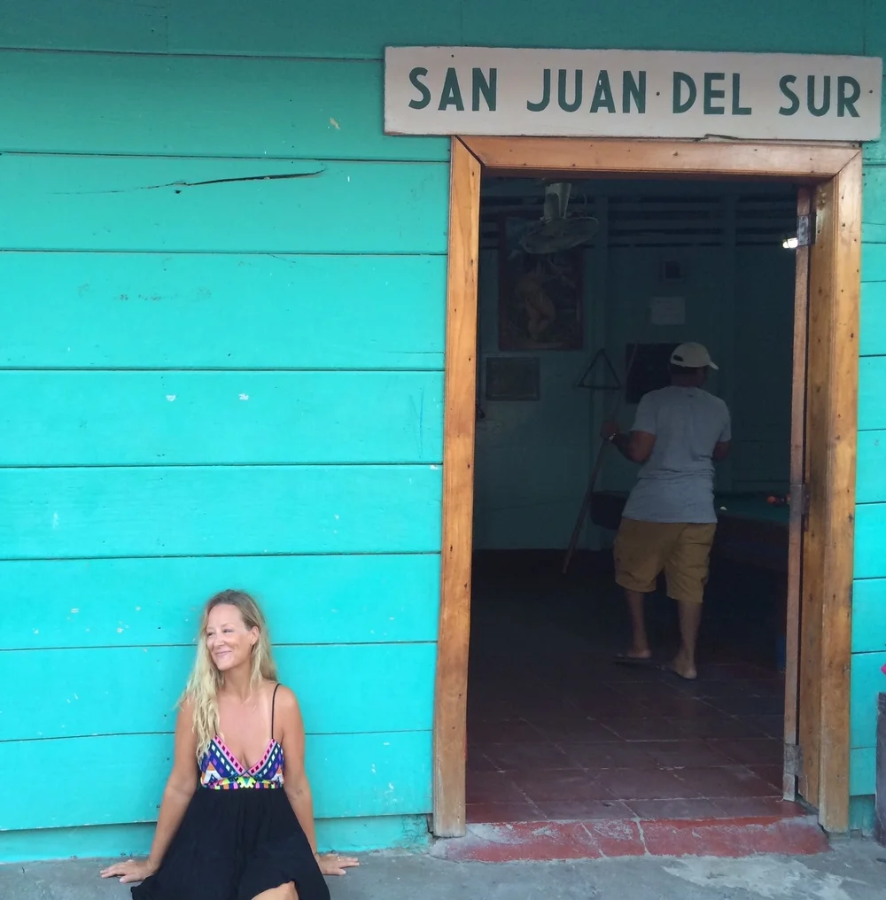 San Juan Del Sur street corner, blue wall