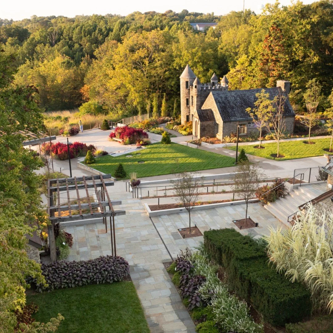 The new Castle Gardens at @YewDellGardens showcases thoughtfully designed display gardens and enhanced gathering spaces. Overlooking a verdant vista, the garden provides a striking setting for programs, events, and quiet reflection.

 Designed by @La
