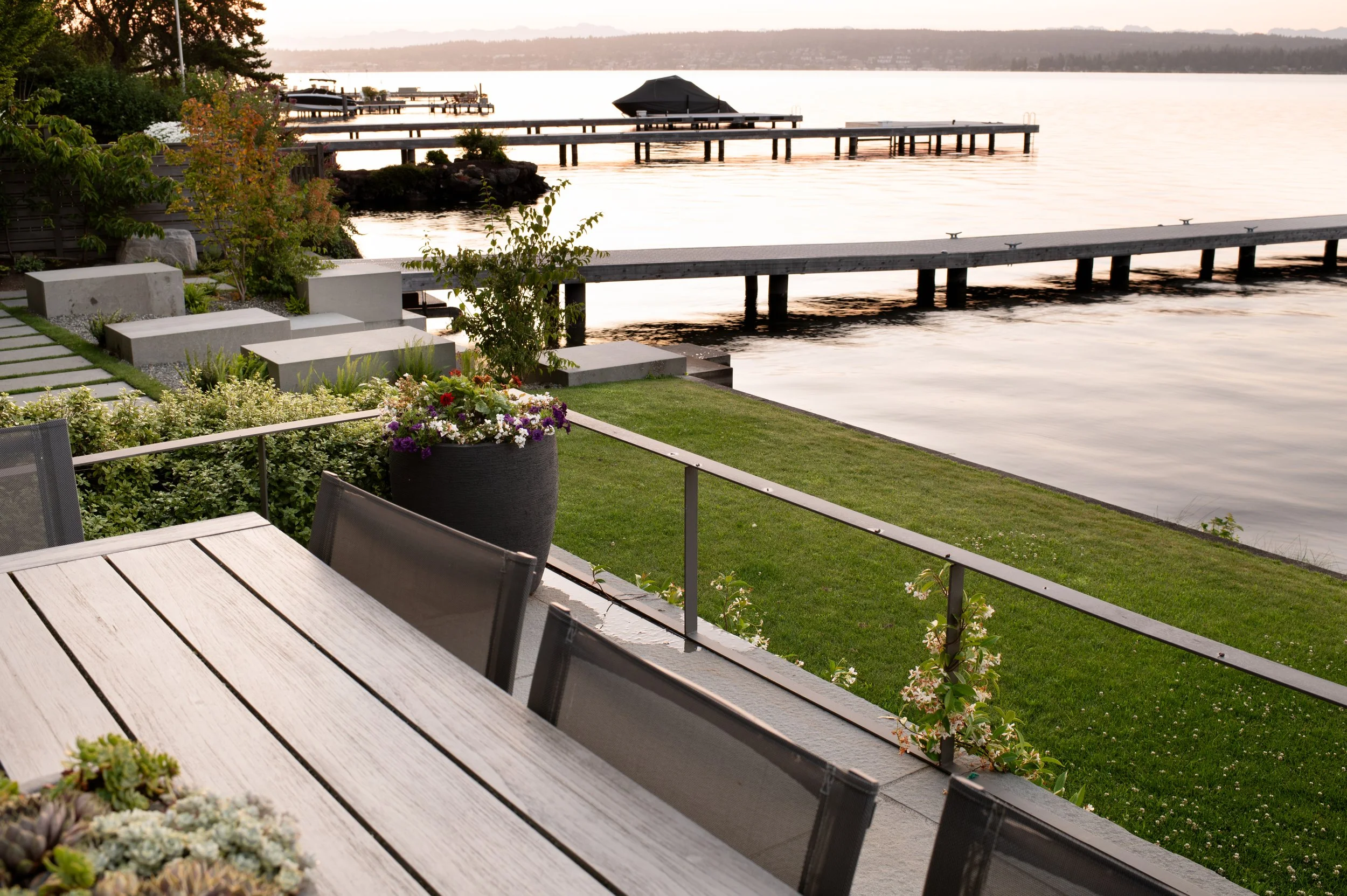 Dining terrace at Shore Blocks