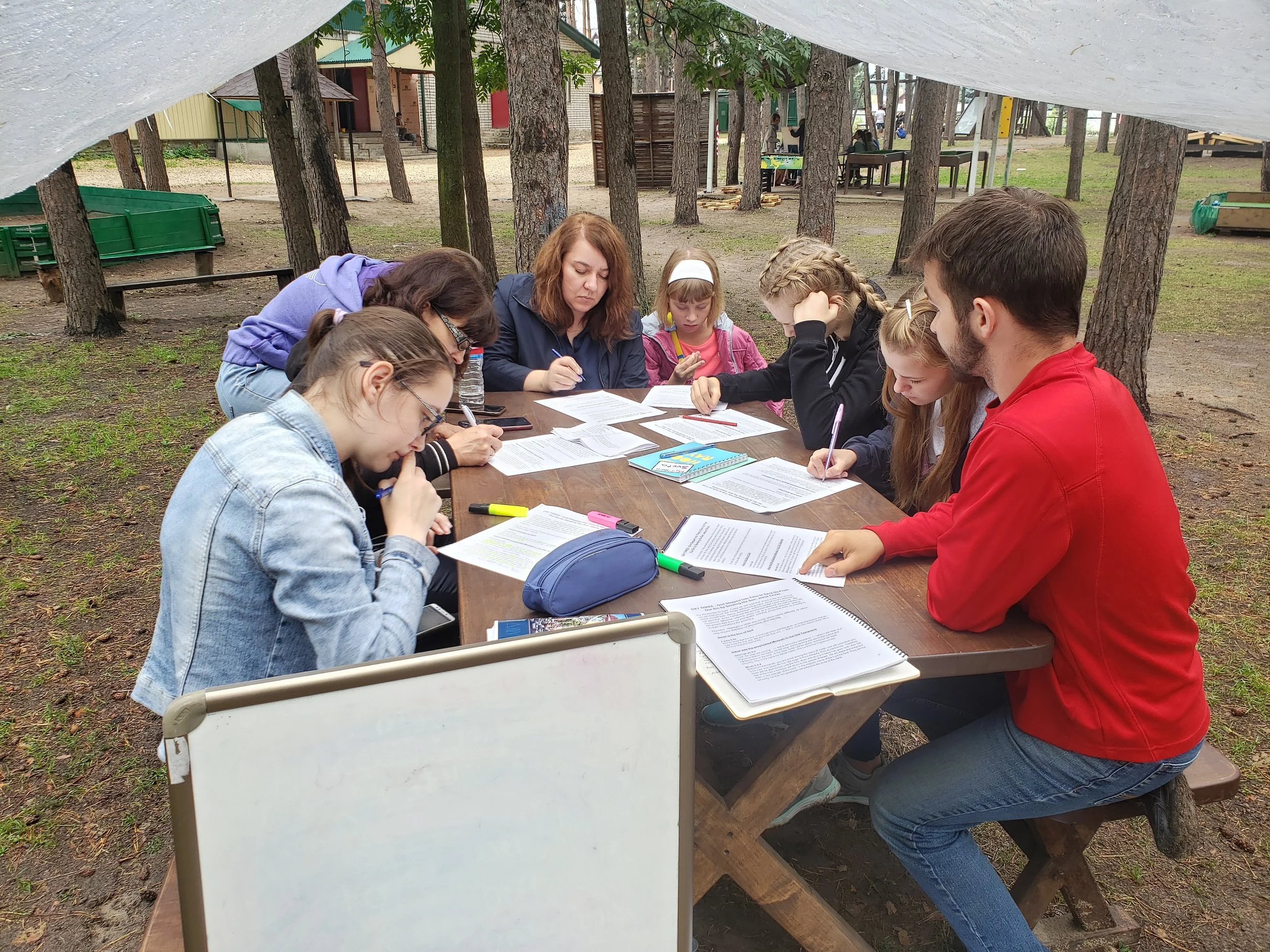 Nathanael & Deborah’s class hard at work learning English.