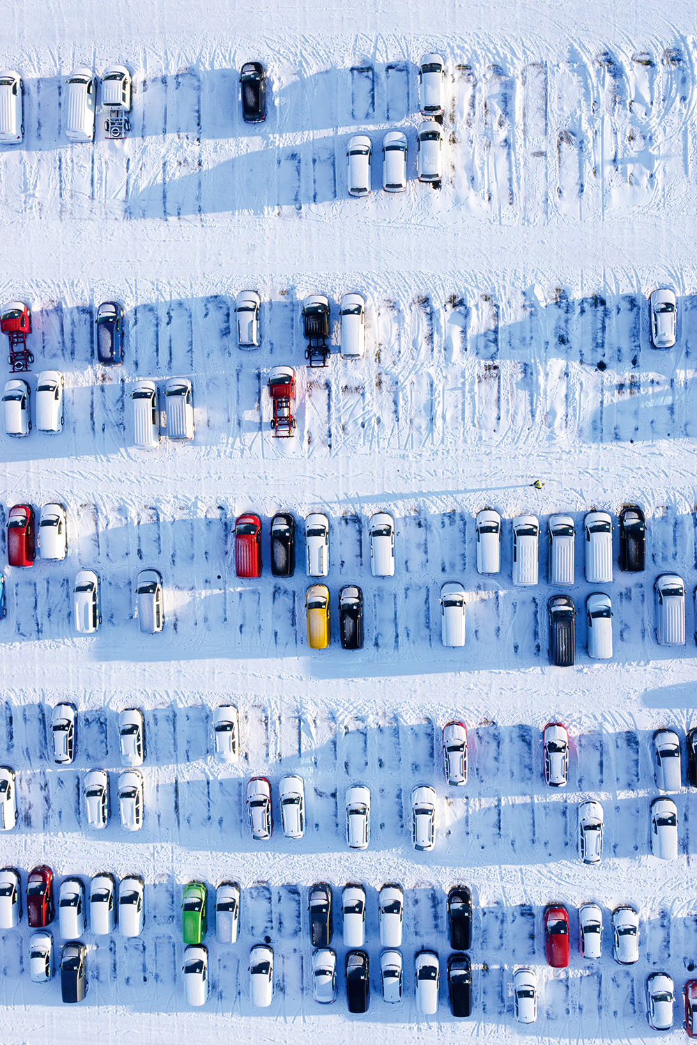 Anders_Andersson-cars-parked-in-snow.jpg