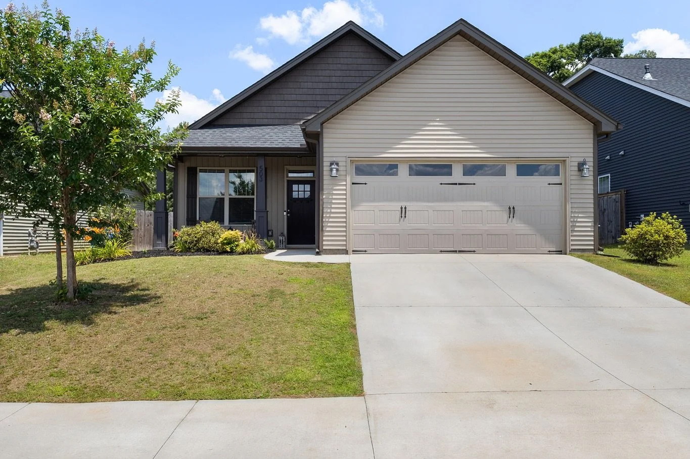 🛏️ 3 Bedrooms 
🛁 2 Bathrooms 
📍503 Lily Bloom Ct, Greer, SC
🏷️ $300,000

Built less than 5 years ago, this stylish single-level home is in a prime location &mdash; located in a quiet neighborhood, just a 5 minute drive to Downtown Greer. You&rsqu
