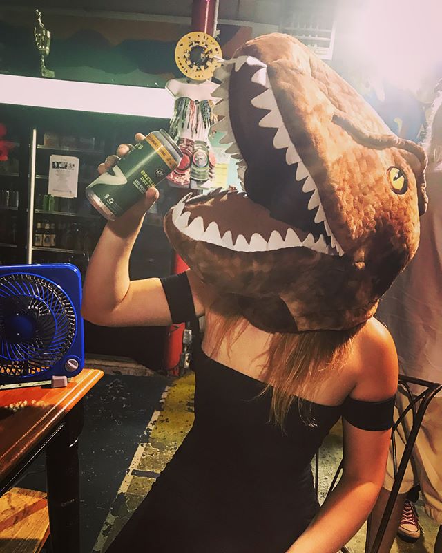 &ldquo;You&rsquo;re not you when you&rsquo;re hungry.&rdquo; 🦖#snickers #beerme &bull; {Great night &amp; 🔥 jams! Thank you @dreadcountry}