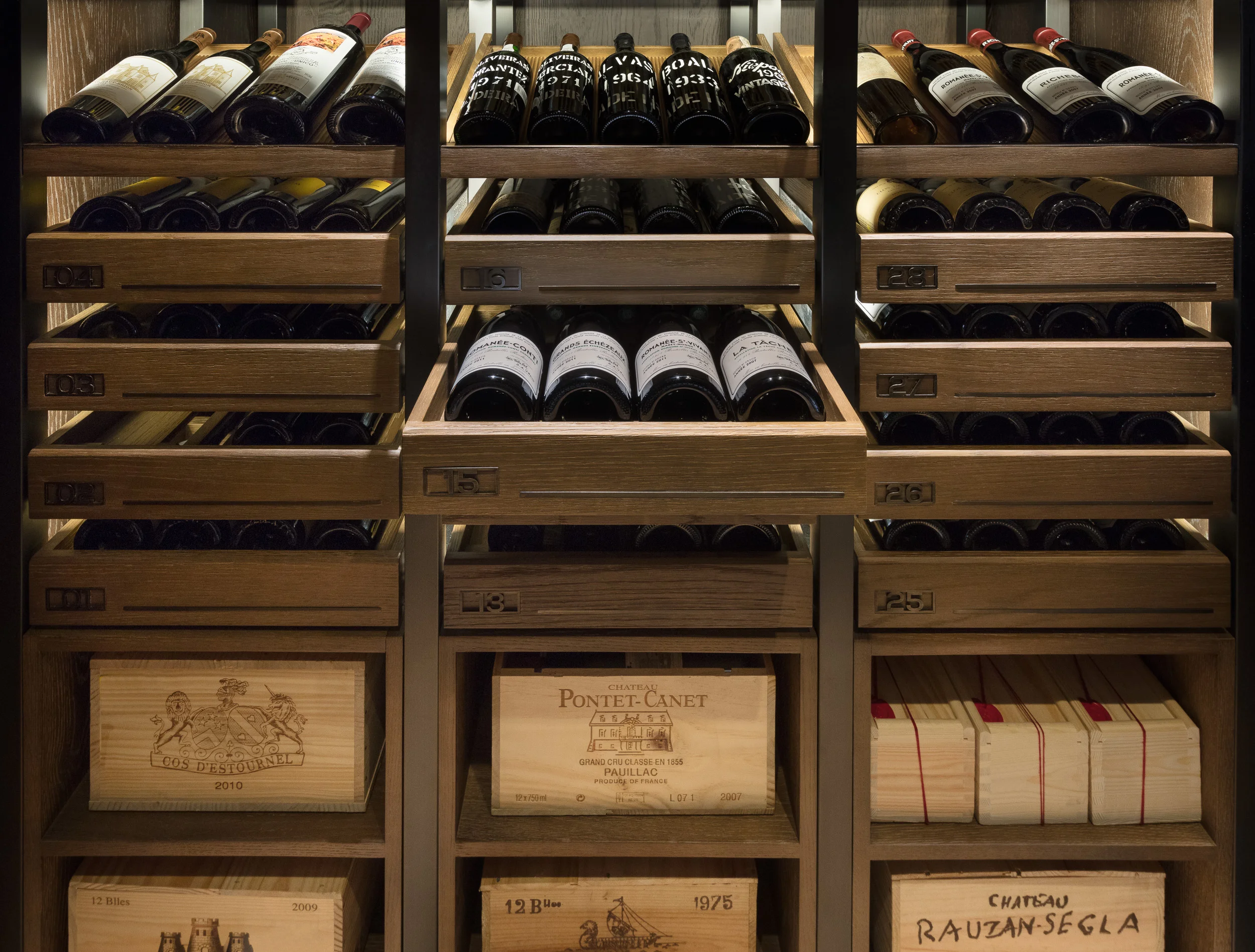 OPUS_FRANK_GEHRY_DESIGN_SENSIS_WINECELLAR_HONGKONG