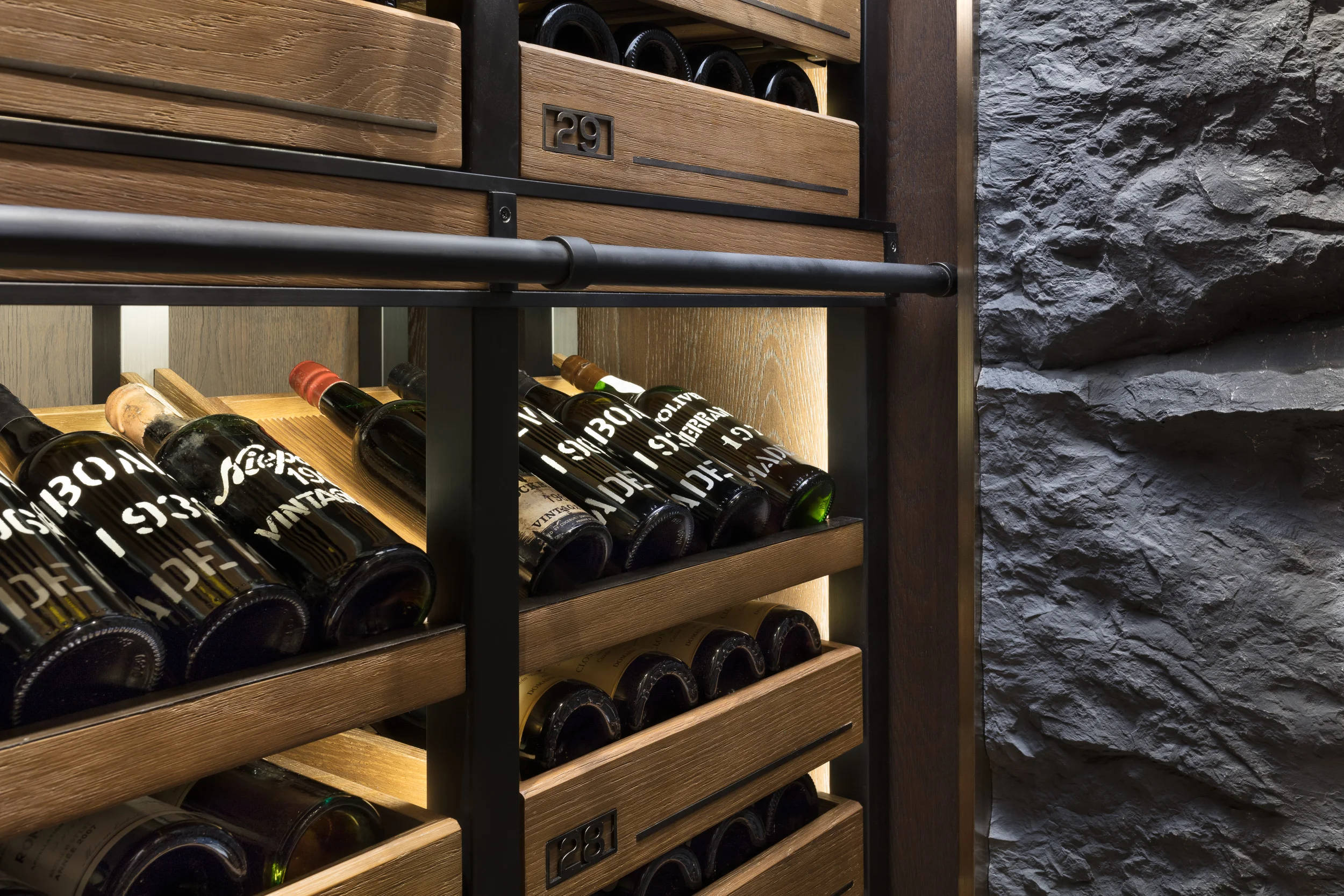 OPUS_FRANK_GEHRY_DESIGN_SENSIS_WINECELLAR_HONGKONG