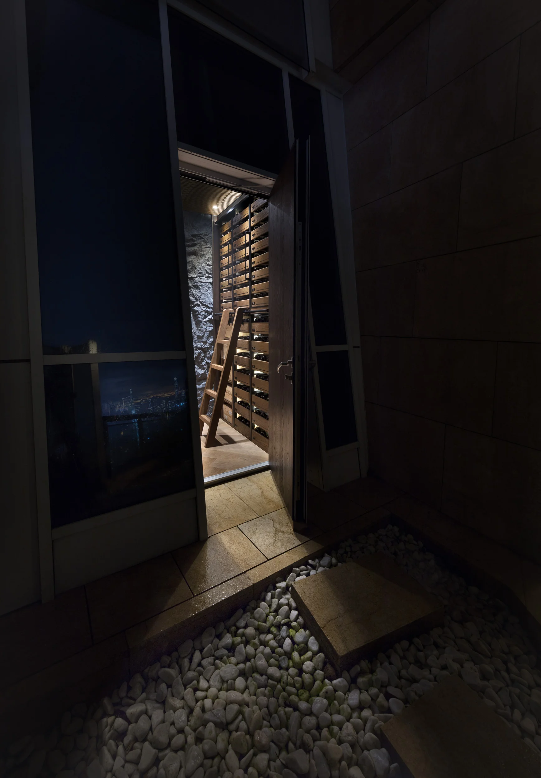 OPUS_FRANK_GEHRY_DESIGN_SENSIS_WINECELLAR_HONGKONG