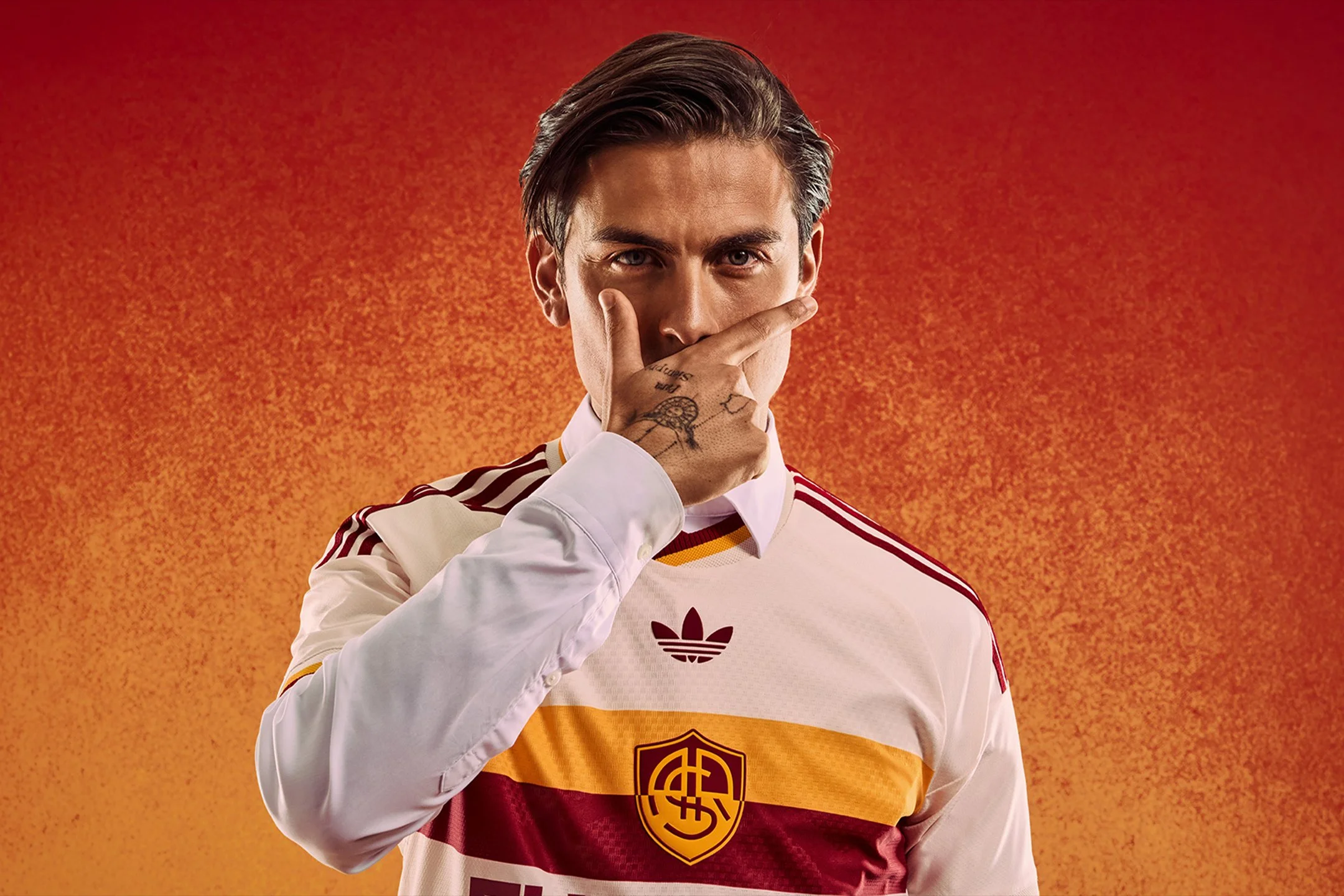 AS_ROMA_AWAY_KIT_16_9_04.jpg