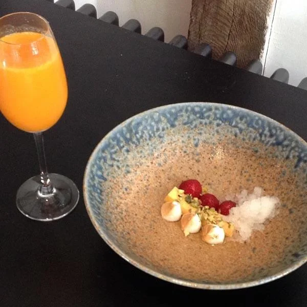 Food Pairing: Suffolk strawberries, sea buckthorn curd, pistachio, ginger beer ice