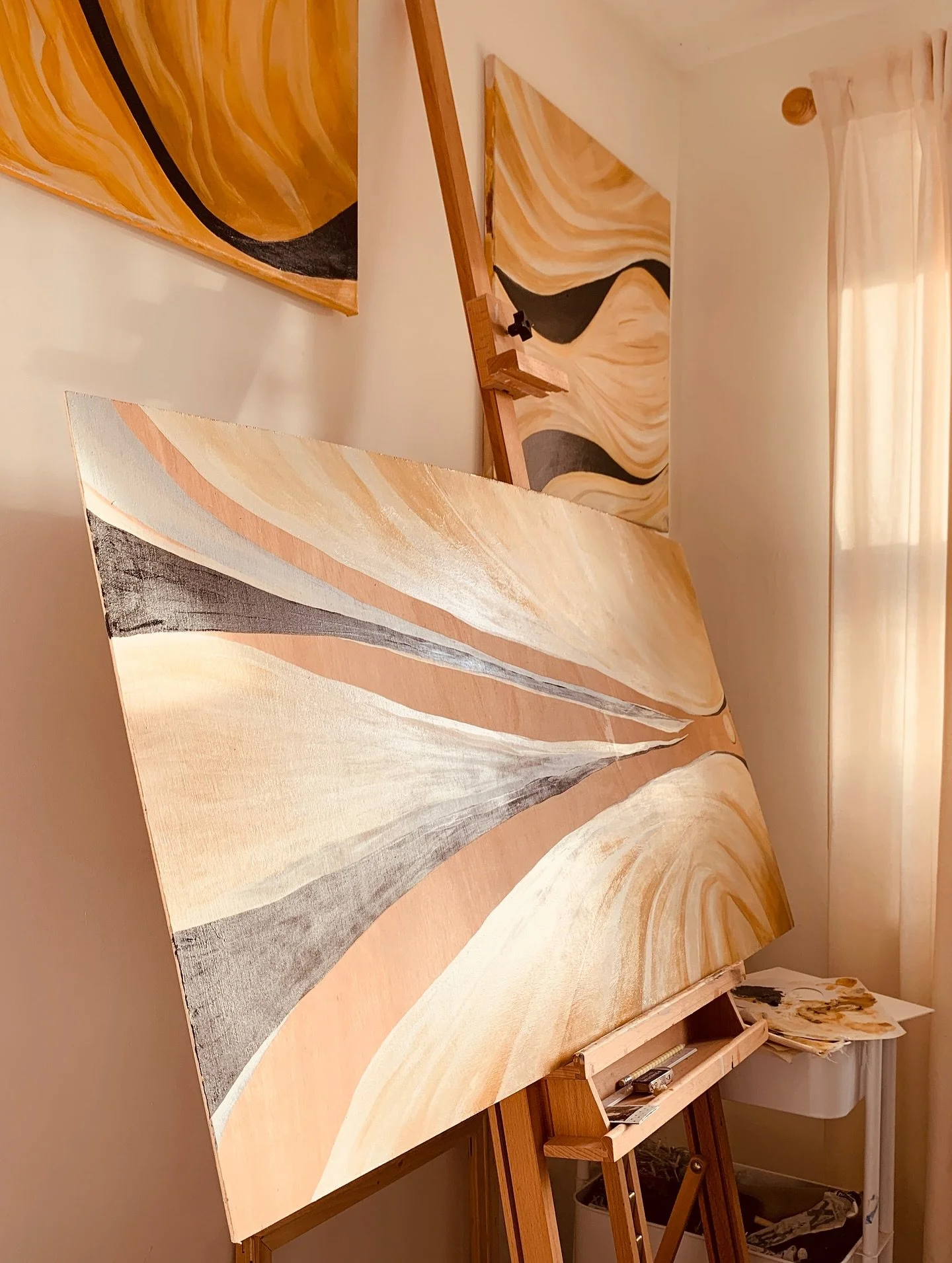 ✨ Bathed in Golden Light ✨

Looking forward to hanging these paintings soon @sonderleeds 

Lots of flowing golden waves will be gracing their walls.

✨✨✨✨✨✨✨✨✨✨✨✨✨✨✨✨

#abstract #abstractart #contemporarypaintings #newwork #golden #waves #soundwaves 