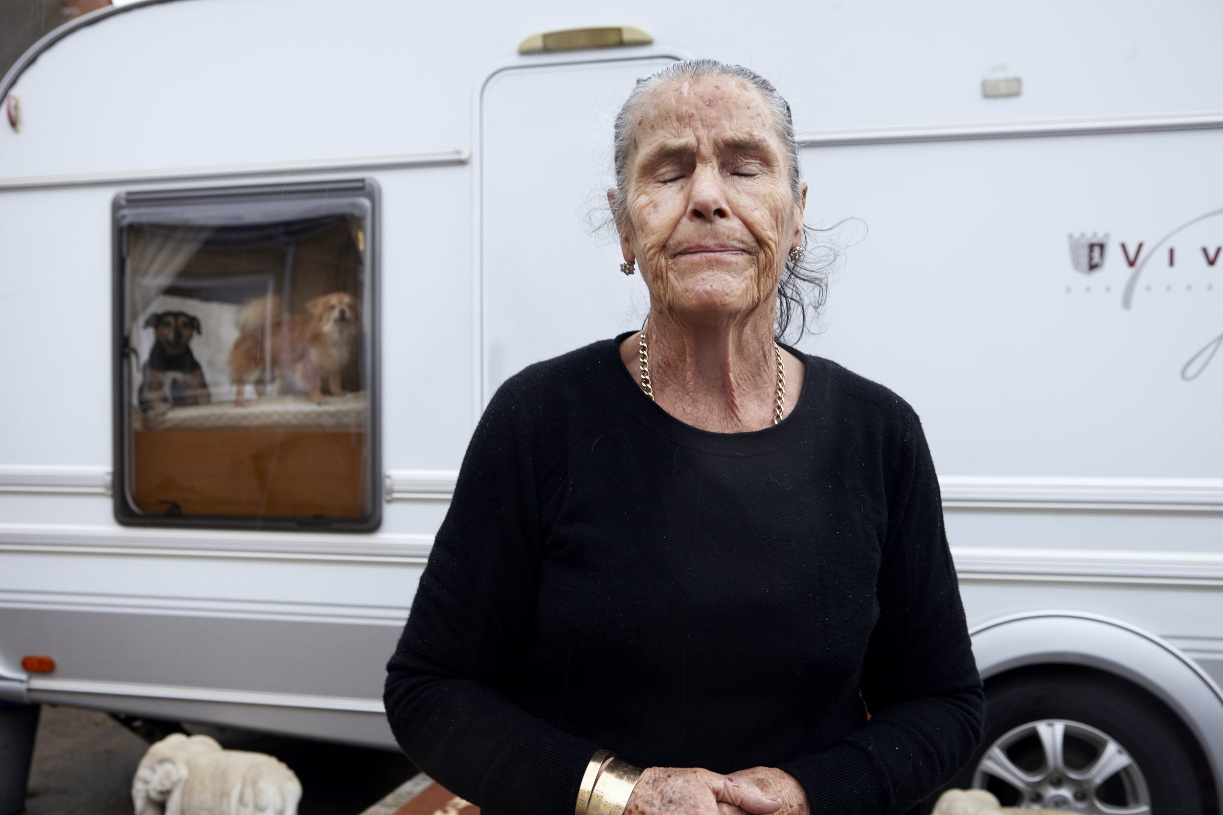 The family of Winnie Ward (more commonly known in the community as Missy), has lived on the site even since before it became official in 1975. Speaking to her daughter, also named Winnie, we discuss the relationship between the travelling and settled communities. “I was married to a non-traveller but it didn’t work out because we’re too different. I don’t think they understand us. Travellers don’t even understand themselves, so how would you expect somebody else to understand… Anything I say, say mummy says it yeah?”