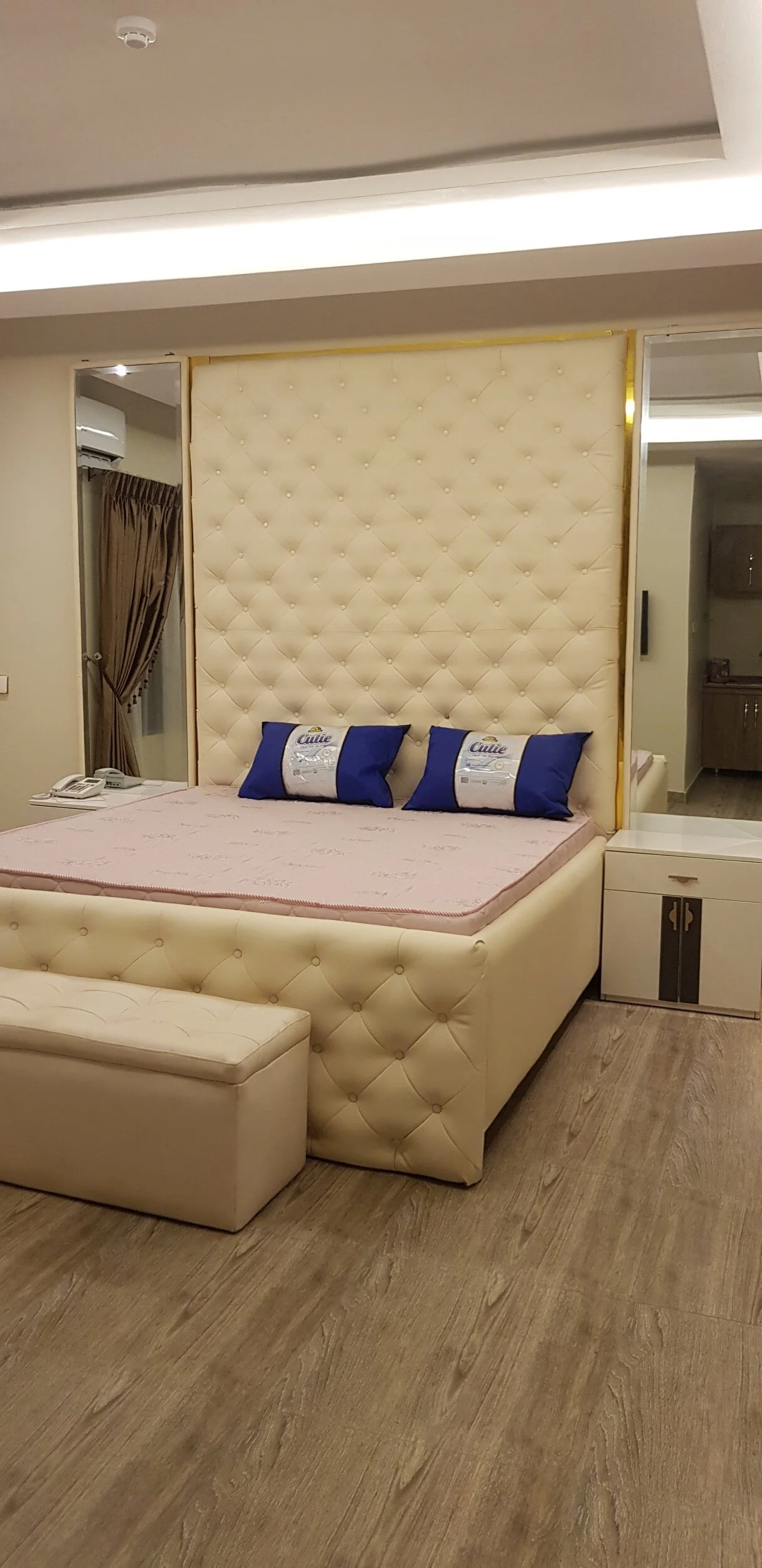 3BF3A8D9-4792-4904-933D-FC67A7FBBDD5