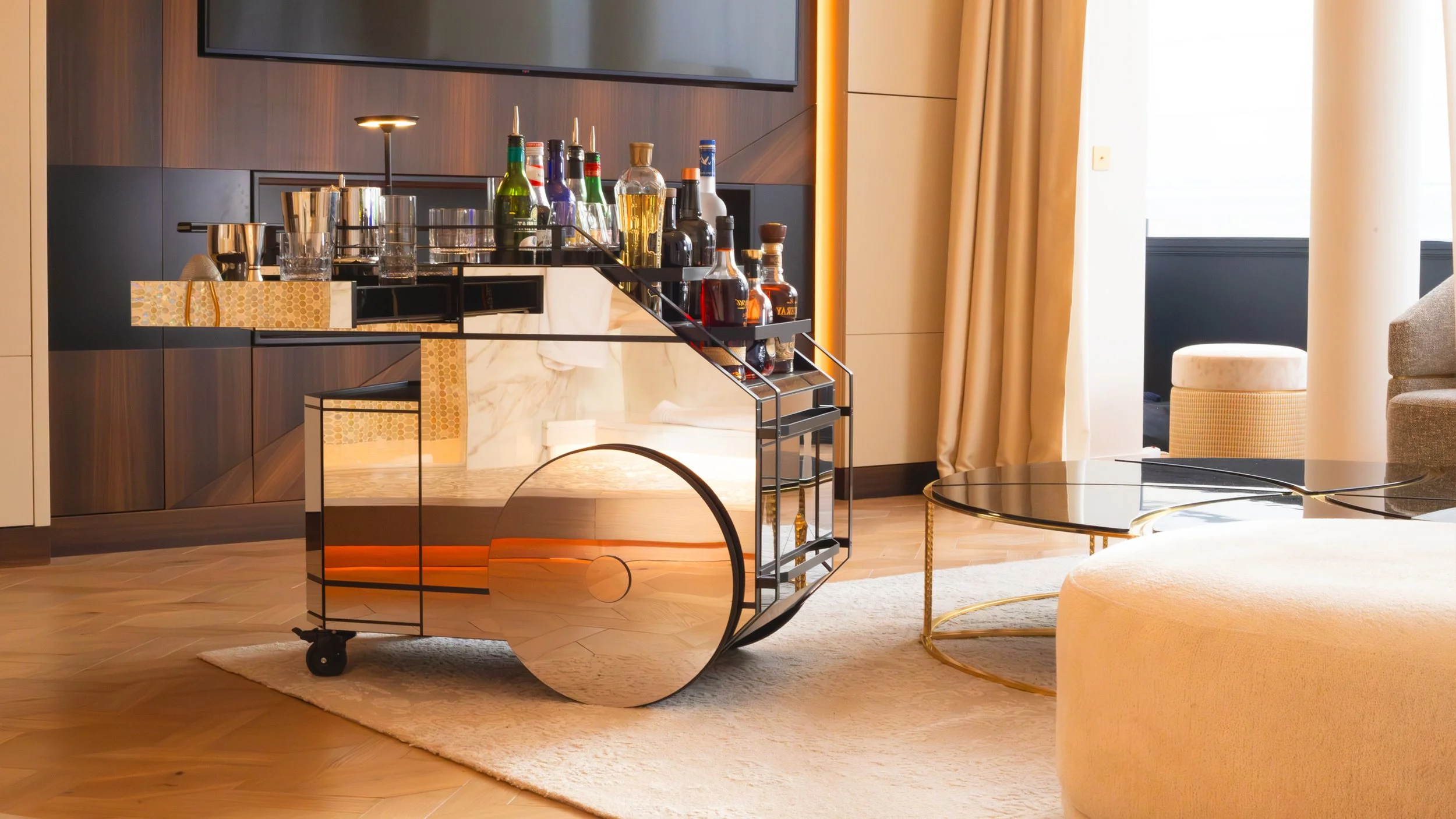 Le Cabriolet, chariot de bar en inox poli miroir, T.T.Trunks