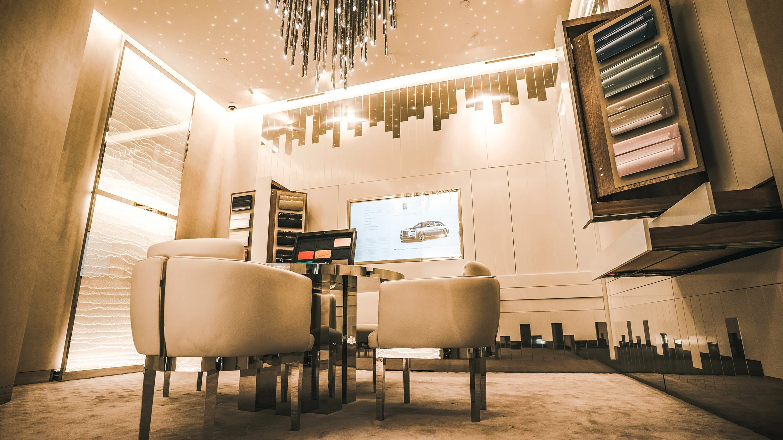 Rolls-Royce Motor Cars × T.T.Trunks, salon de personnalisation, mobilier sur-mesure