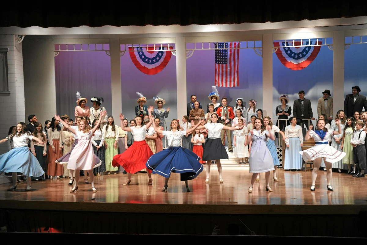 9-76-dancers.jpg