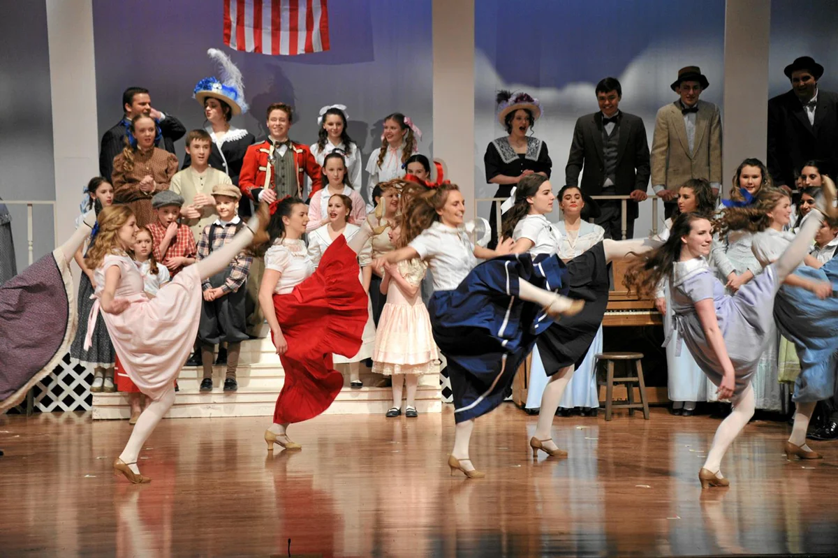 10-76-dancers.jpg