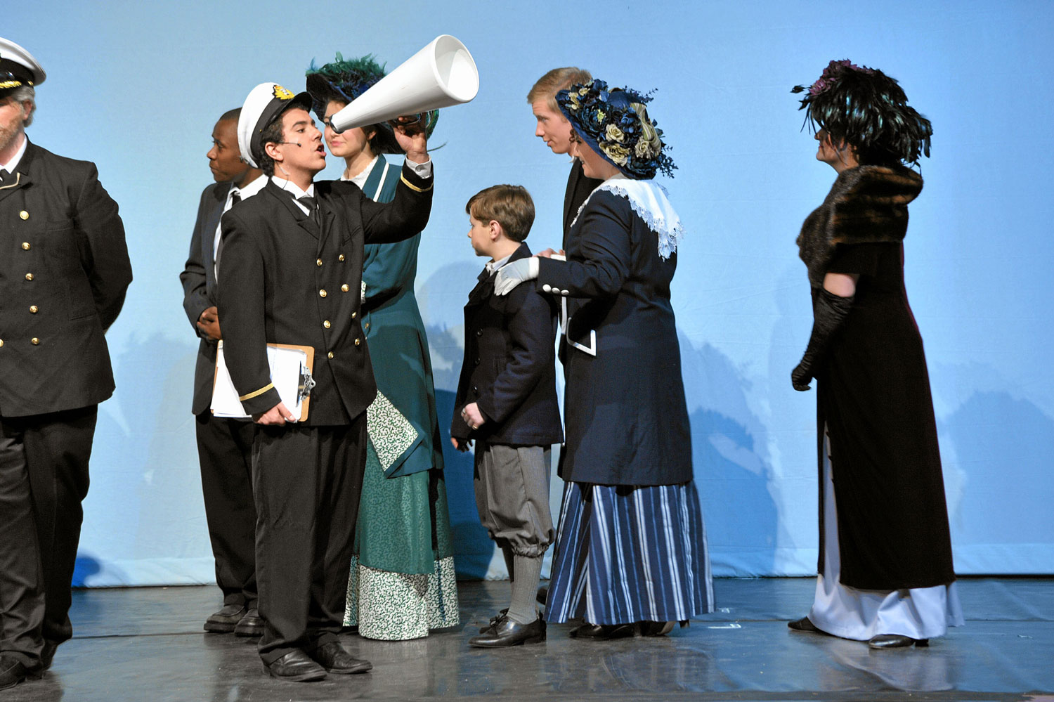 6-first-class-bon-voyage-1.jpg