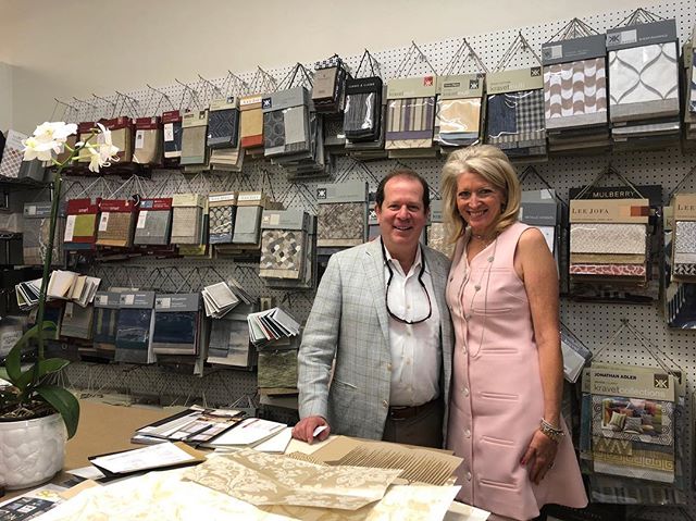 So honored to have Scott Kravet come visit me at my studio! What a fascinating man. .
.
.
#kgdesigns #interiordesign #kaygenuadesigns #fortworthinteriordesigner #fortworth #blogger #interiordesigner #designer 
#design #homedecor #interiors #decor #bl