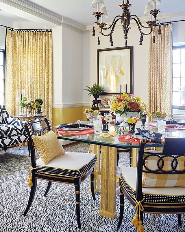 Loving this dining room with its sassy leopard-print carpet and pops of coral! .
.
.
#kgdesigns #interiordesign #kaygenuadesigns #fortworthinteriordesigner #fortworth #blogger #interiordesigner #designer 
#design #homedecor #interiors #decor #blog #f