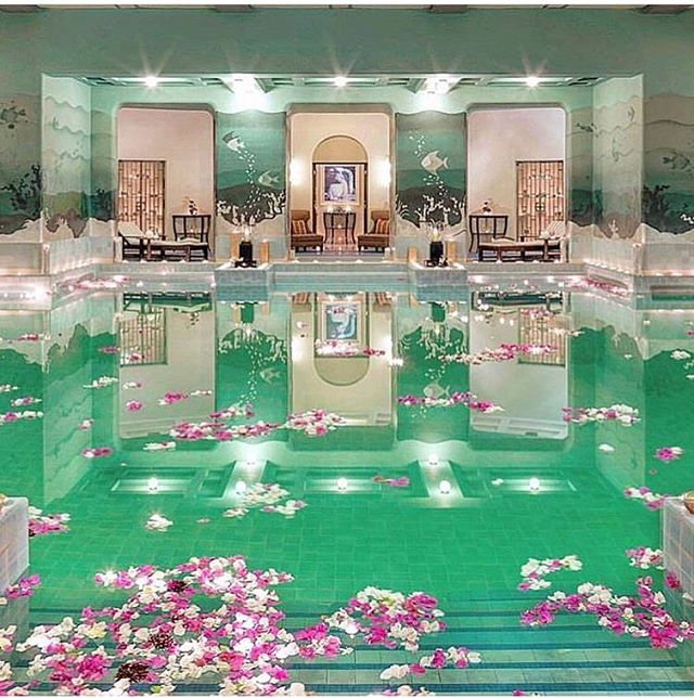 This is a decadent beauty! I could float in this pool for days!!! .
.
.
#kgdesigns #interiordesign #kaygenuadesigns #fortworthinteriordesigner #fortworth #blogger #interiordesigner #designer
#design #homedecor #interiors #decor #blog #fwinteriordesigner #ftwortgtx