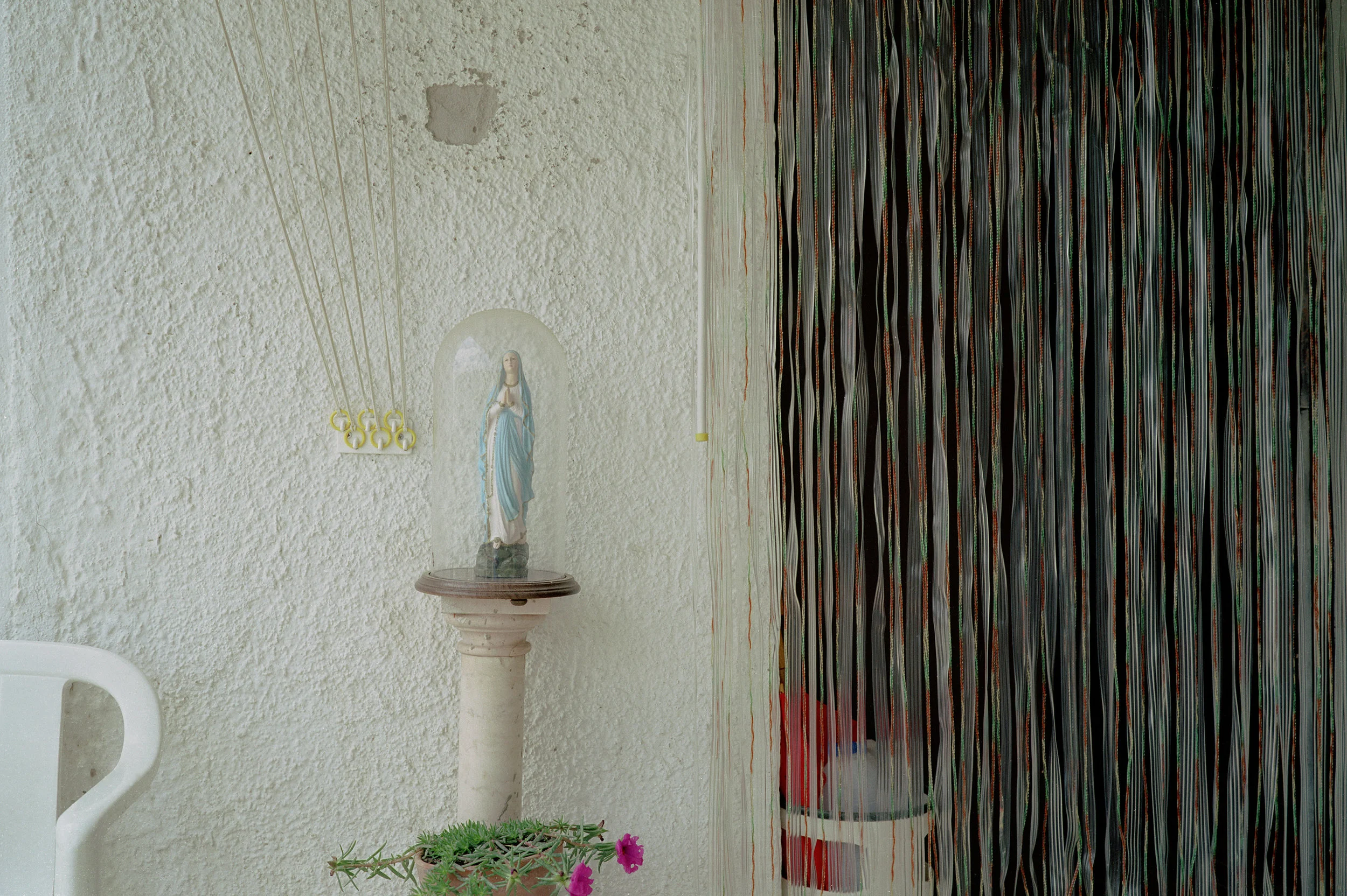 Madonna in Plastic case, Montepiano