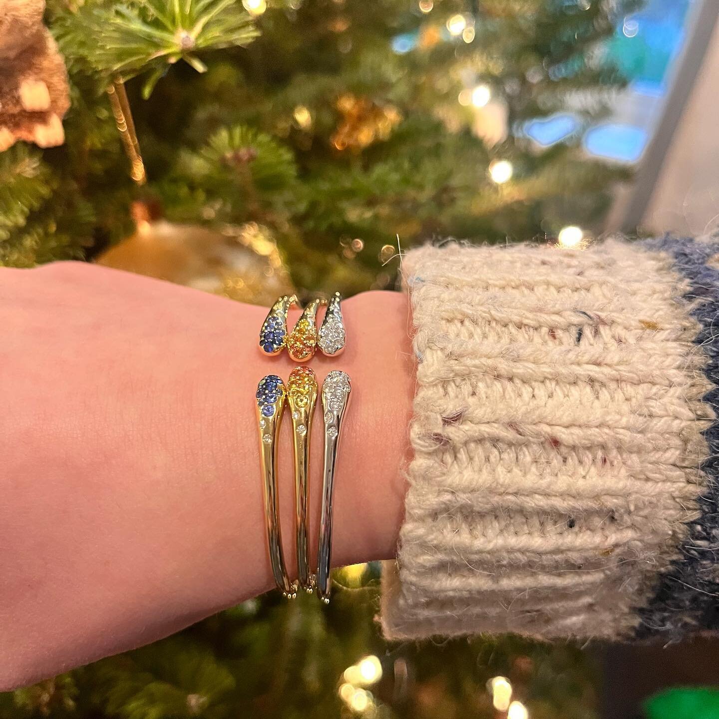 Beautiful bangles! Flexible ombr&eacute; bangles in sapphire, diamond and yellow and orange sapphire 🧡 And more stacking tubogas- flexible bangle, willow cuff with diamonds and half round bangle. Wednesday is the last day to ship for Christmas 🎄 an