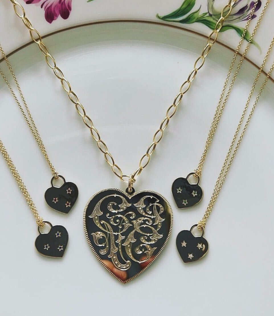 Some of our favorites for Valentine&rsquo;s Day and everyday 💖💖💖
&bull;
&bull;
&bull;
#goldhearts #handengraving #rubyheart #heartjewelry #valentinesjewelry #juliaballentinefinejewelry