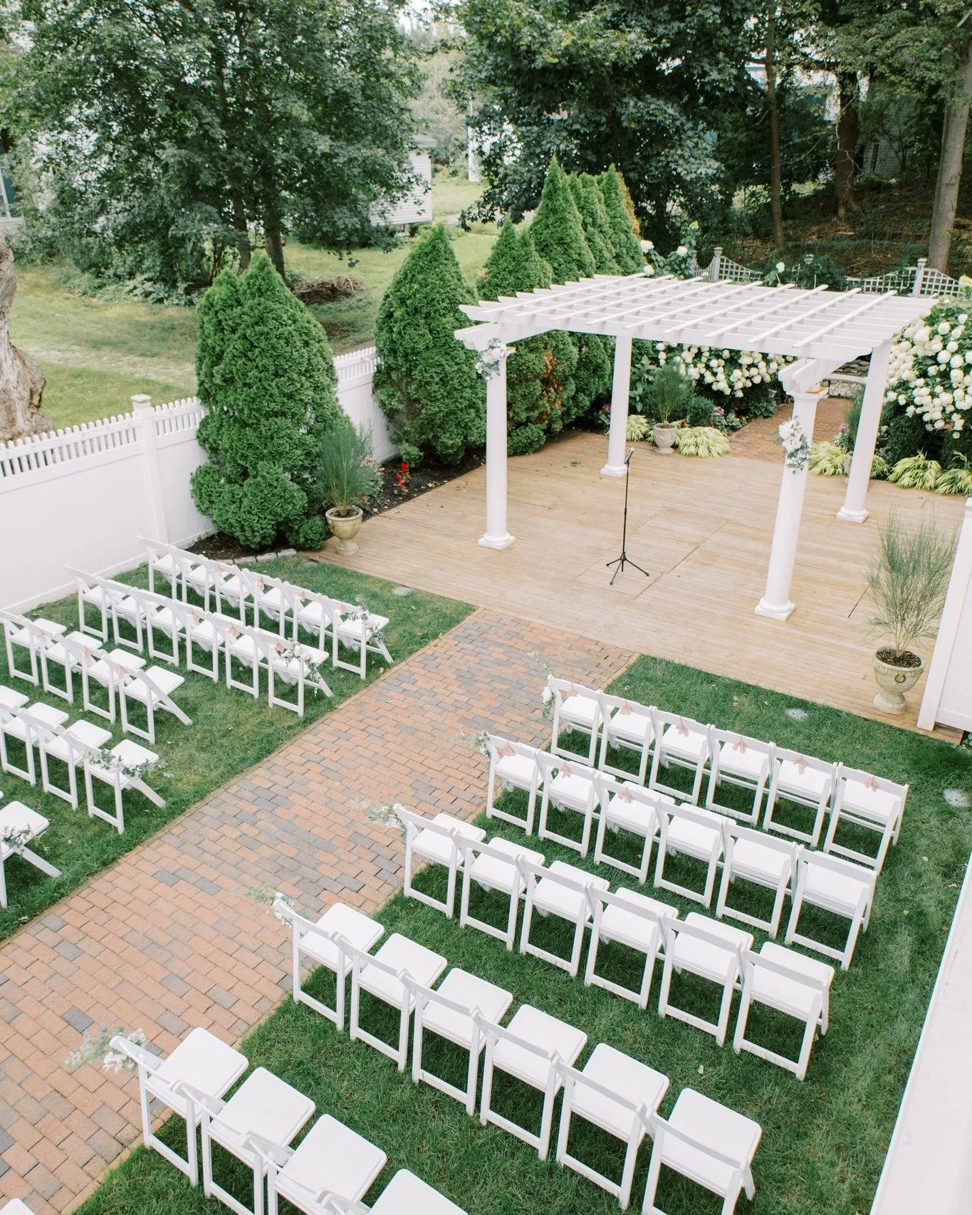 We have your ceremony dreams covered. Every angle. 

Now Booking Outdoor &amp; Indoor ceremonies at The Commons 1854 for 2026 &amp; 2027 weddings. 

Email: info@thecommons1854.com
Call: 978-887-4100
www.thecommons1854.com

photography: @stephaniebere