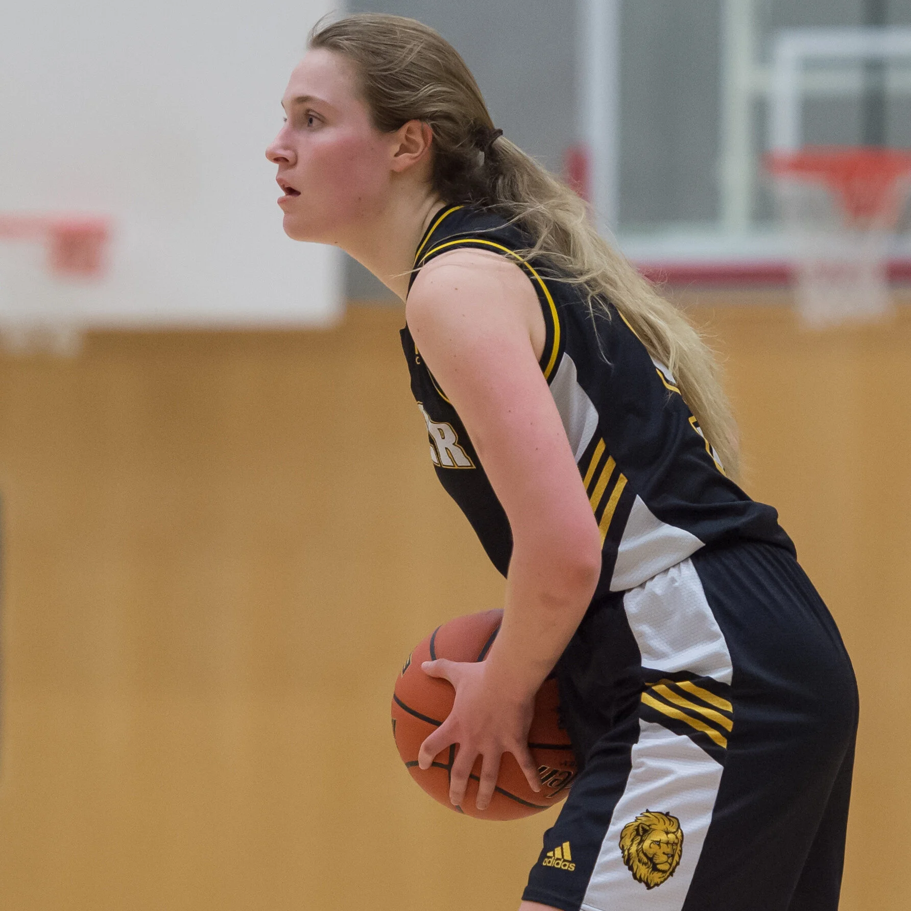 (GIRLS) Luther College (Regina, SK) defeats Carson Graham in barn burner opener 'Spirit Game'