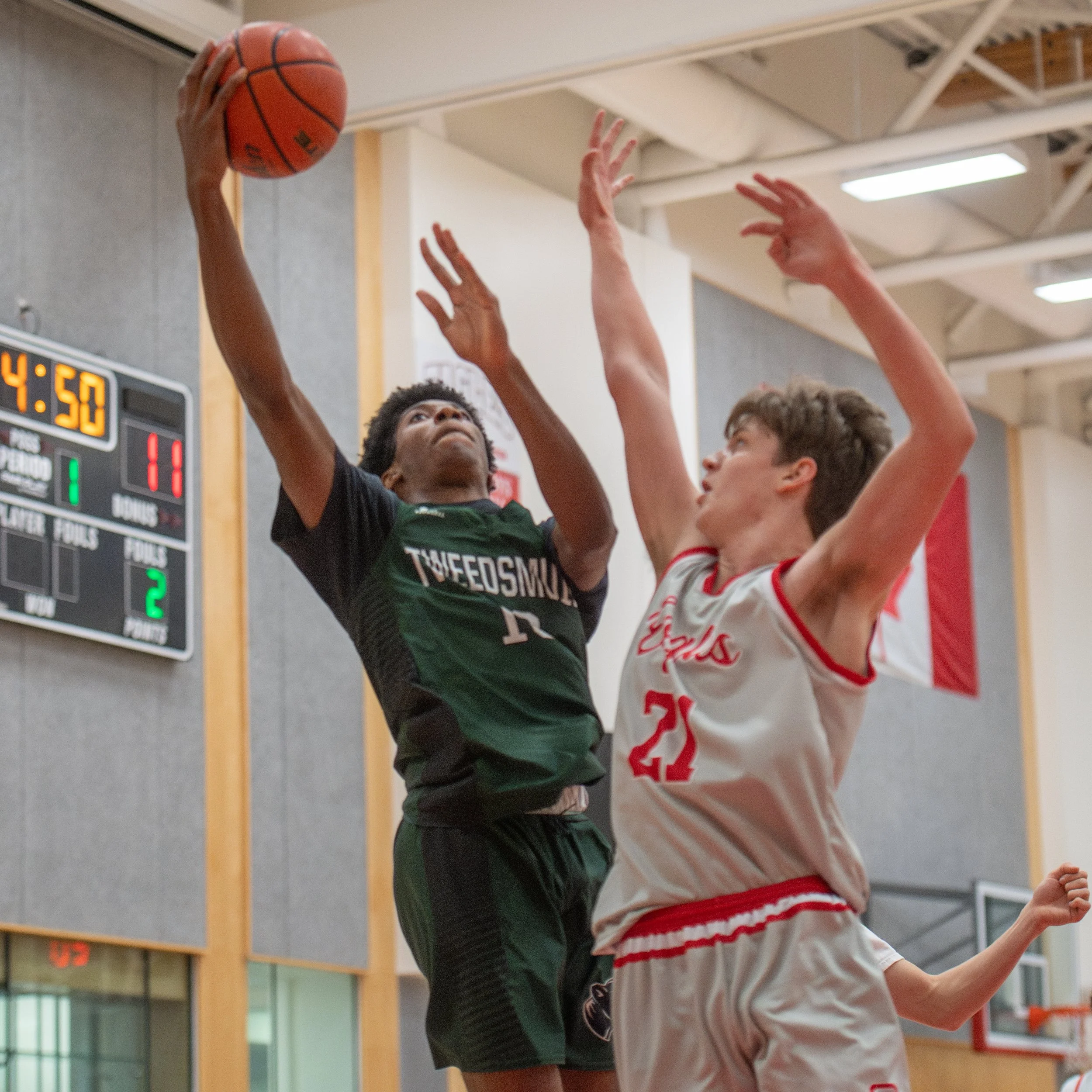 The No Regrets Clash: Echoes of Thunder on the Hardwood at the Eagle’s Nest