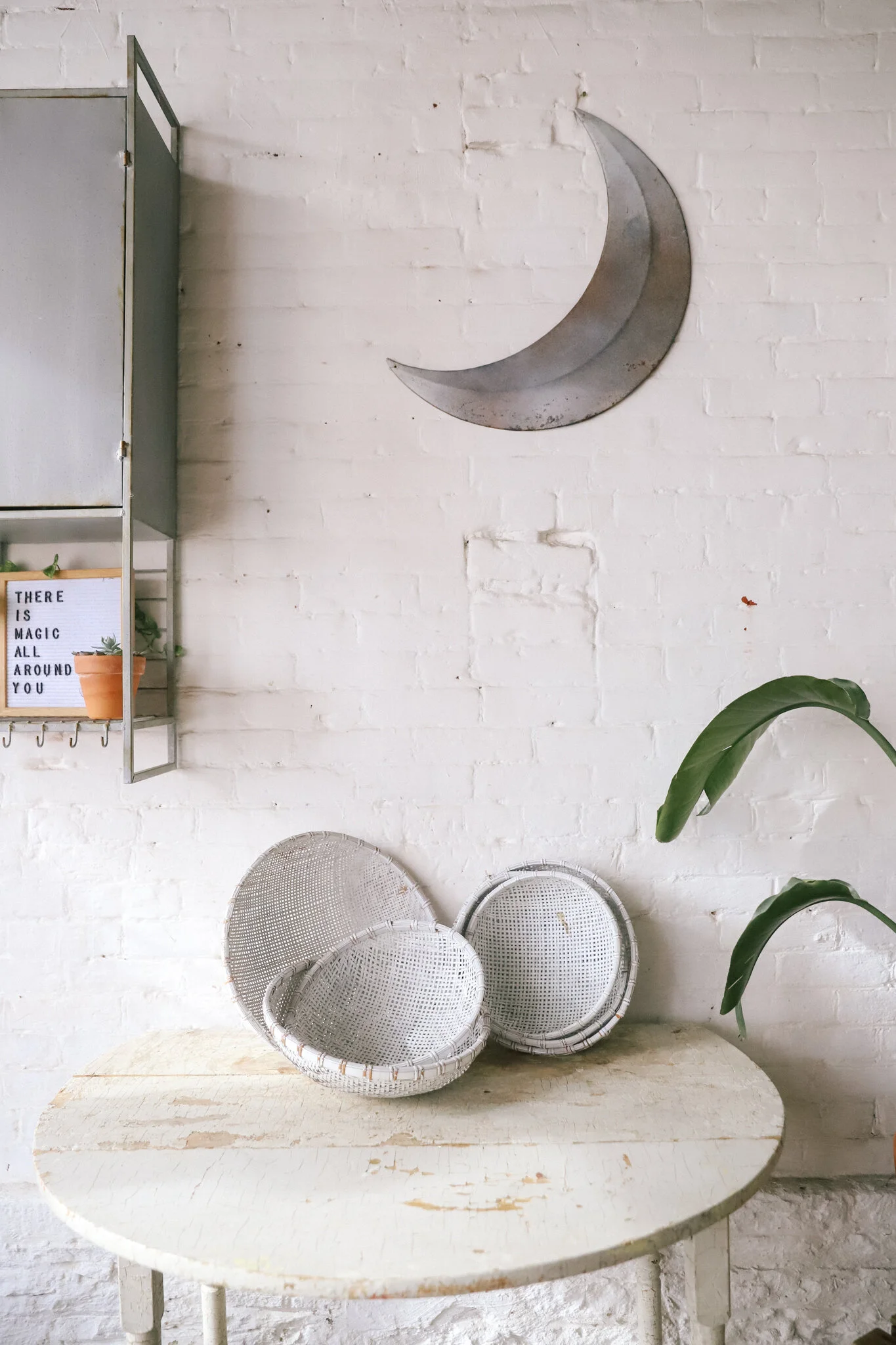 WHITE BASKET BOWLS $5