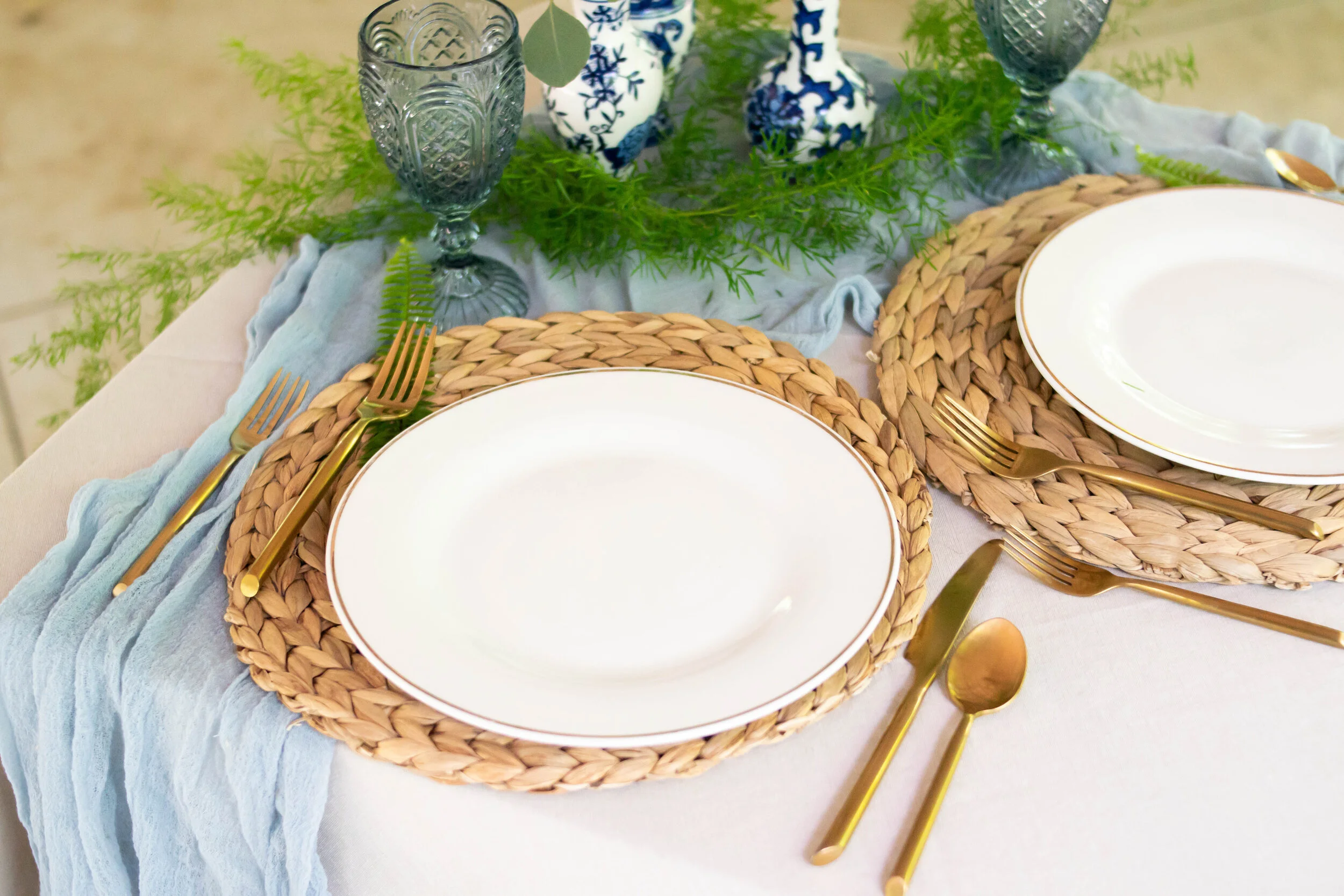 SEAGRASS CHARGERS 3.50 — Chippy White Table