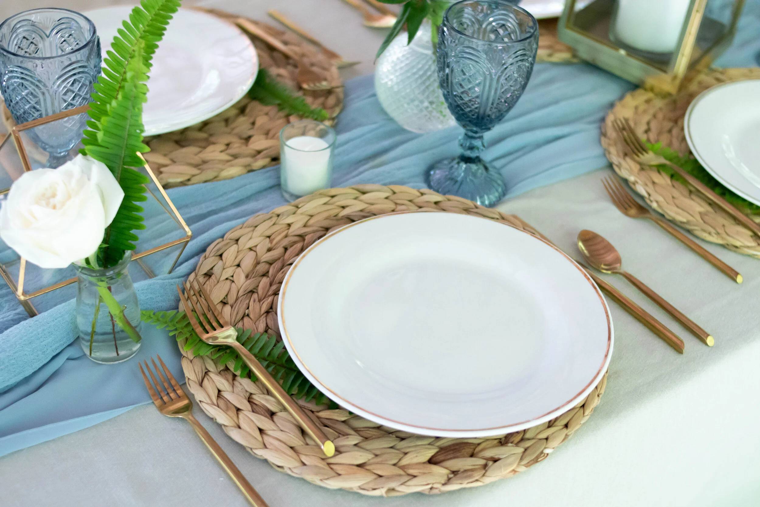 SEAGRASS CHARGERS 3.50 — Chippy White Table