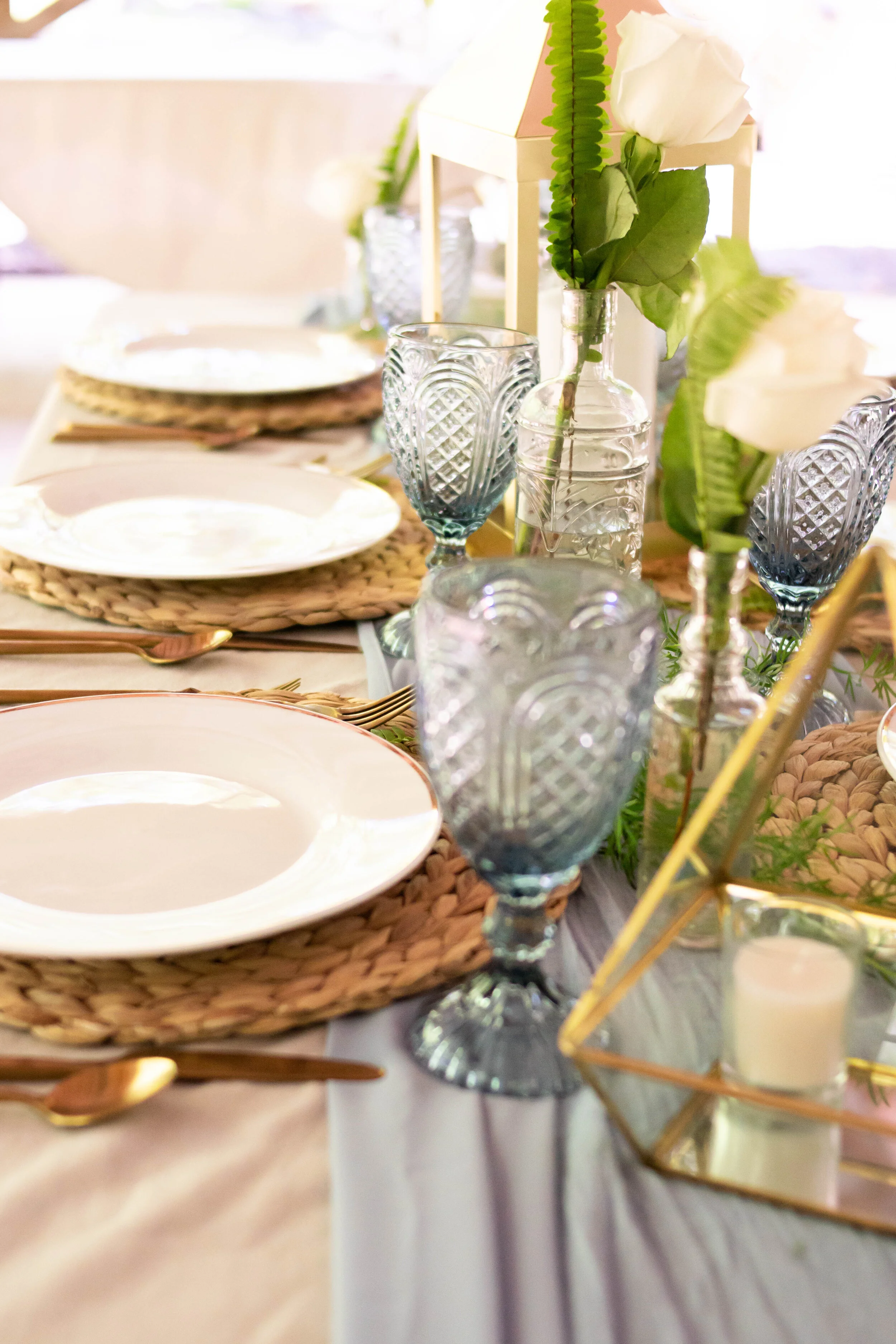 SEAGRASS CHARGERS 3.50 — Chippy White Table