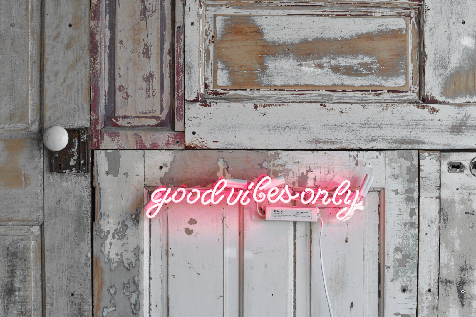 GOOD VIBES ONLY NEON SIGN
