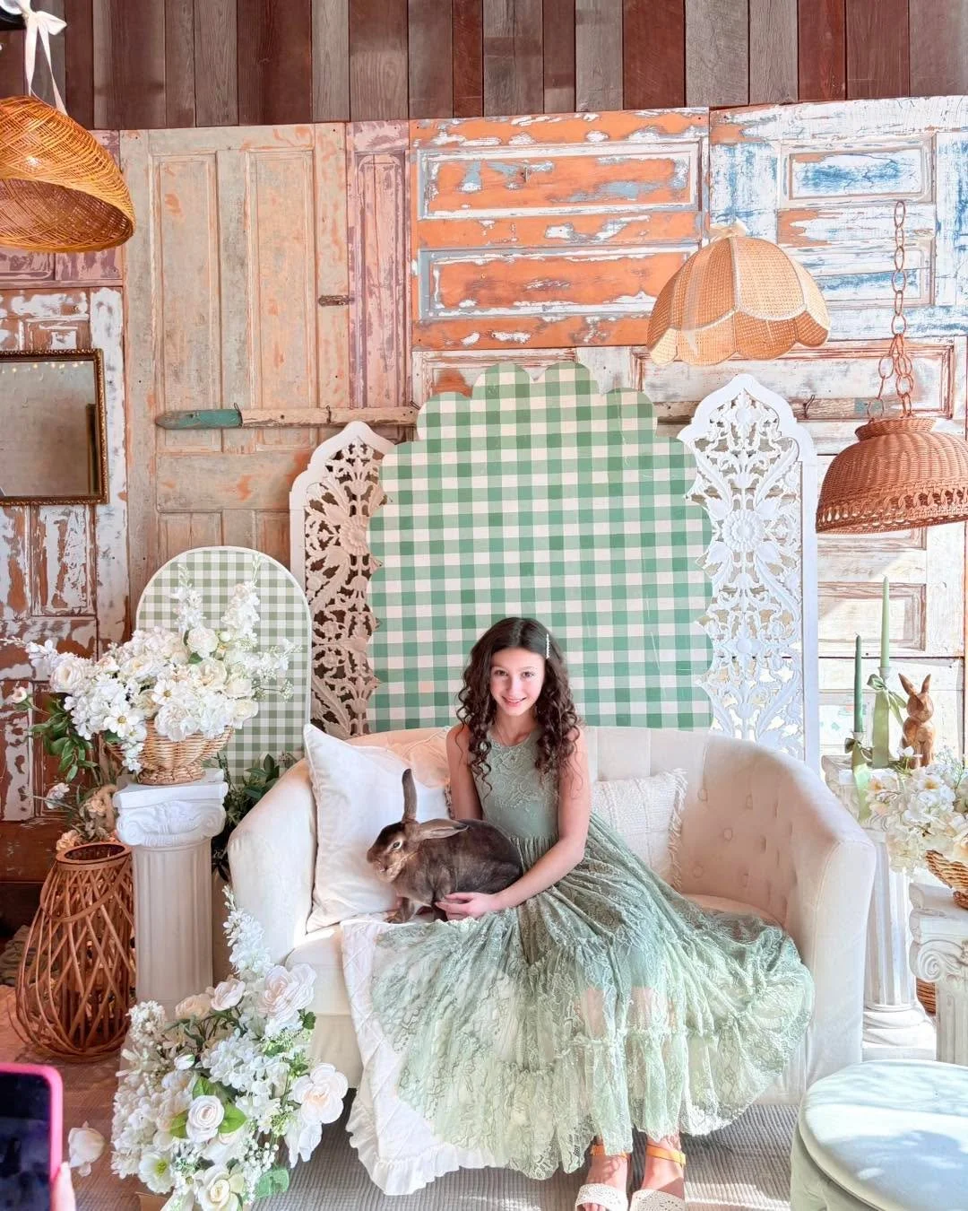 Thank you so very much to every one who came out for BUNNY FUN EASTER PHOTOS! 🐇💚🥕 we had a blast and so did the bunnies! 
It was wonderful seeing you all 💕
And special thanks to Lucas from Windy Willow Farm for sharing his bunnies with us! 

Moth