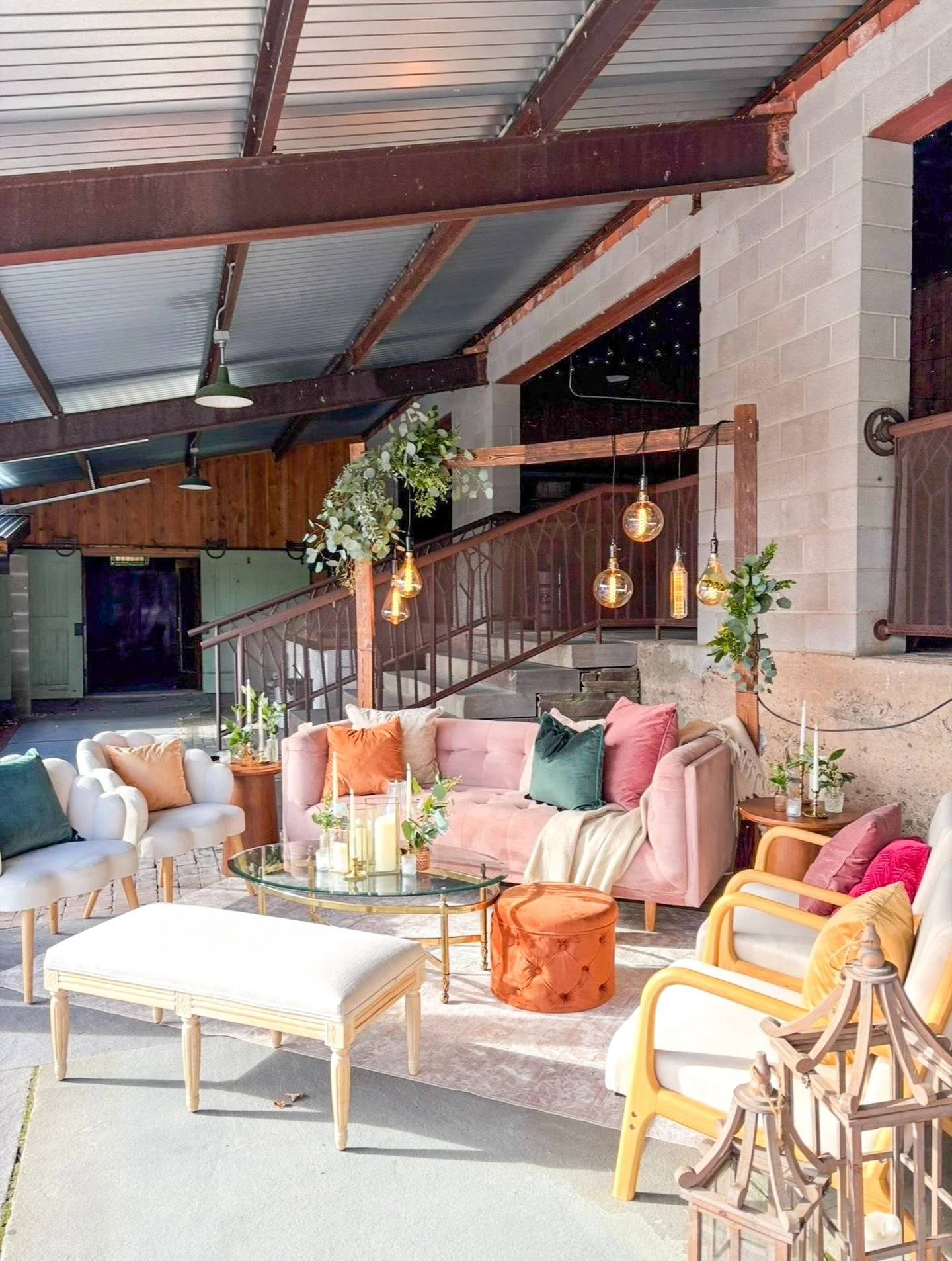 Where every color has its moment🌸💛🌿 A dreamy lounge @stonemeadowgardens ✨