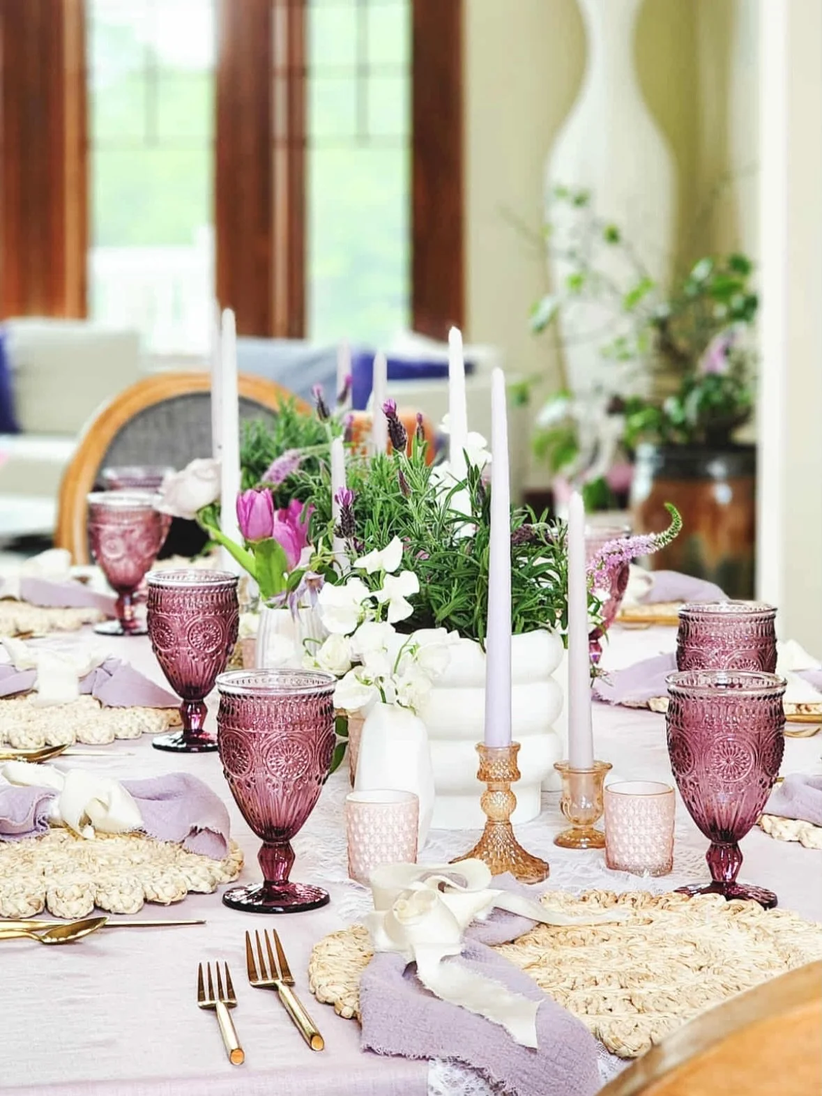 A table full of pretty little details ✨ From the lavender tones to the purple goblets 💜🕯️We loved creating this sweet and elegant setup to celebrate such a special 80th birthday 🤍