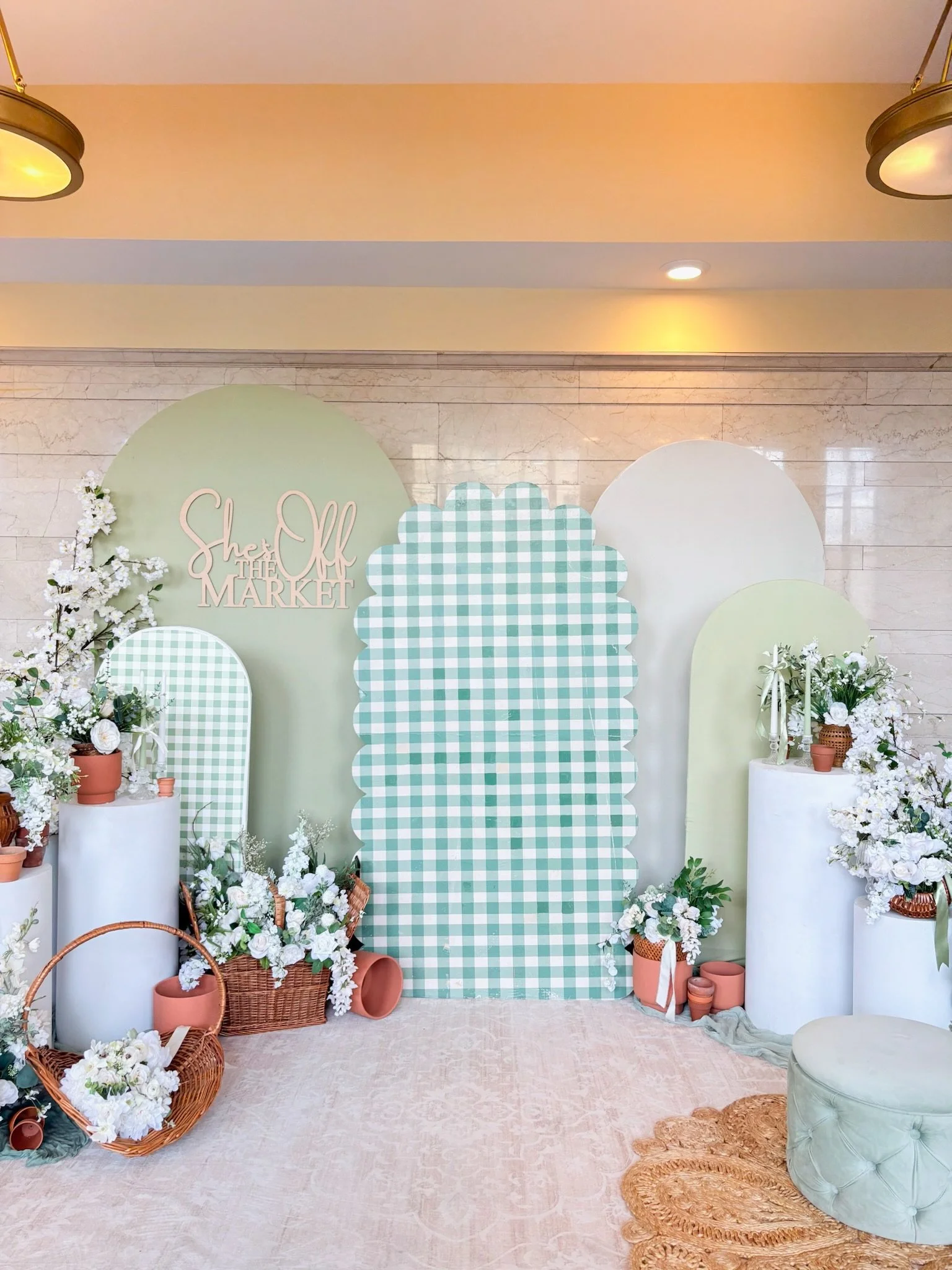 She&rsquo;s off the market🤍🌿✨
Sage greens, gingham detail, potted florals, and all the sweetest details made Aubrey&rsquo;s bridal shower feel like a springtime garden dream🪴