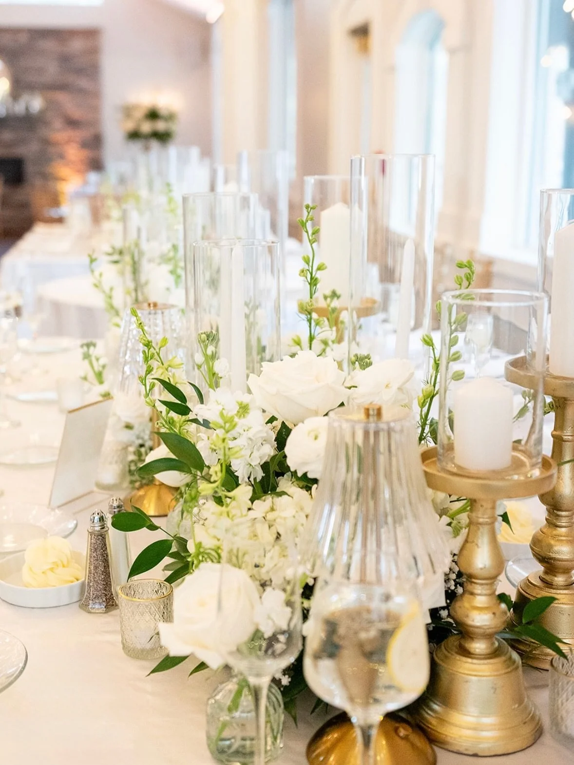 White florals, candlelight, and a whole lot of love🤍 🥂The sweetest celebration for The Bailleaus. We loved every detail of this timeless day🌿✨

Our Friendors 🥂
Venue @constantinoscatering 
Florals @monzies_floral 
Photography @leahdanielsphotogra
