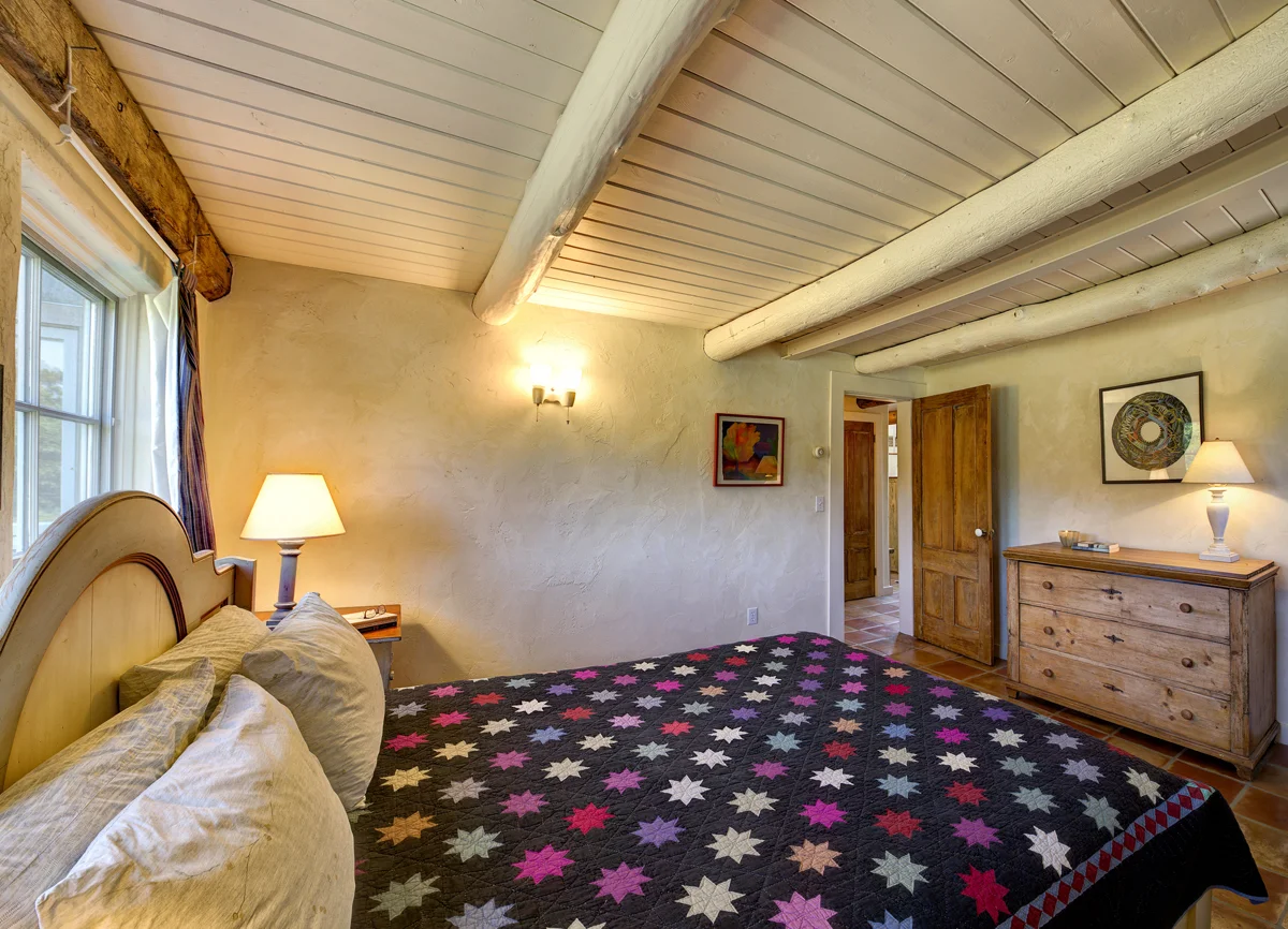 Bedroom 120.jpg