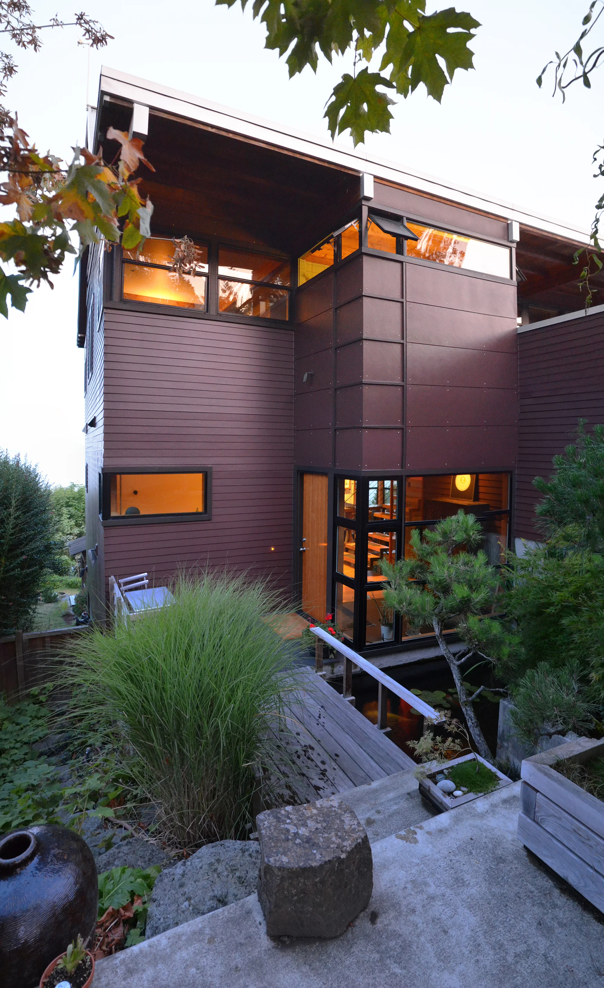   SKY HOUSE  