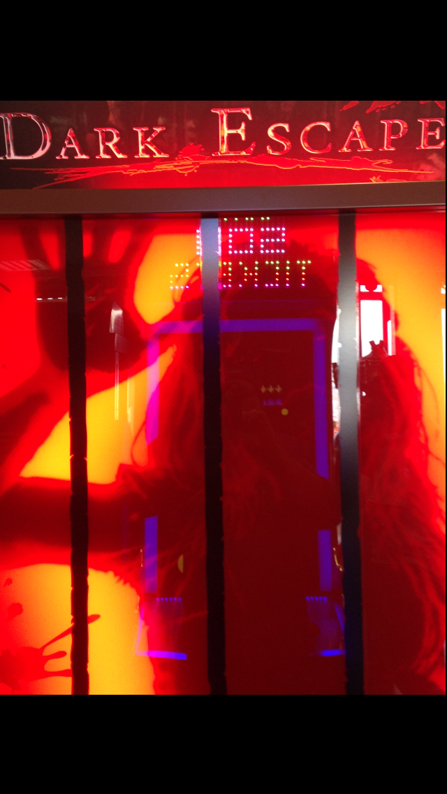 Santa-Monica-Fun-House-Dark-Escape-Image.png
