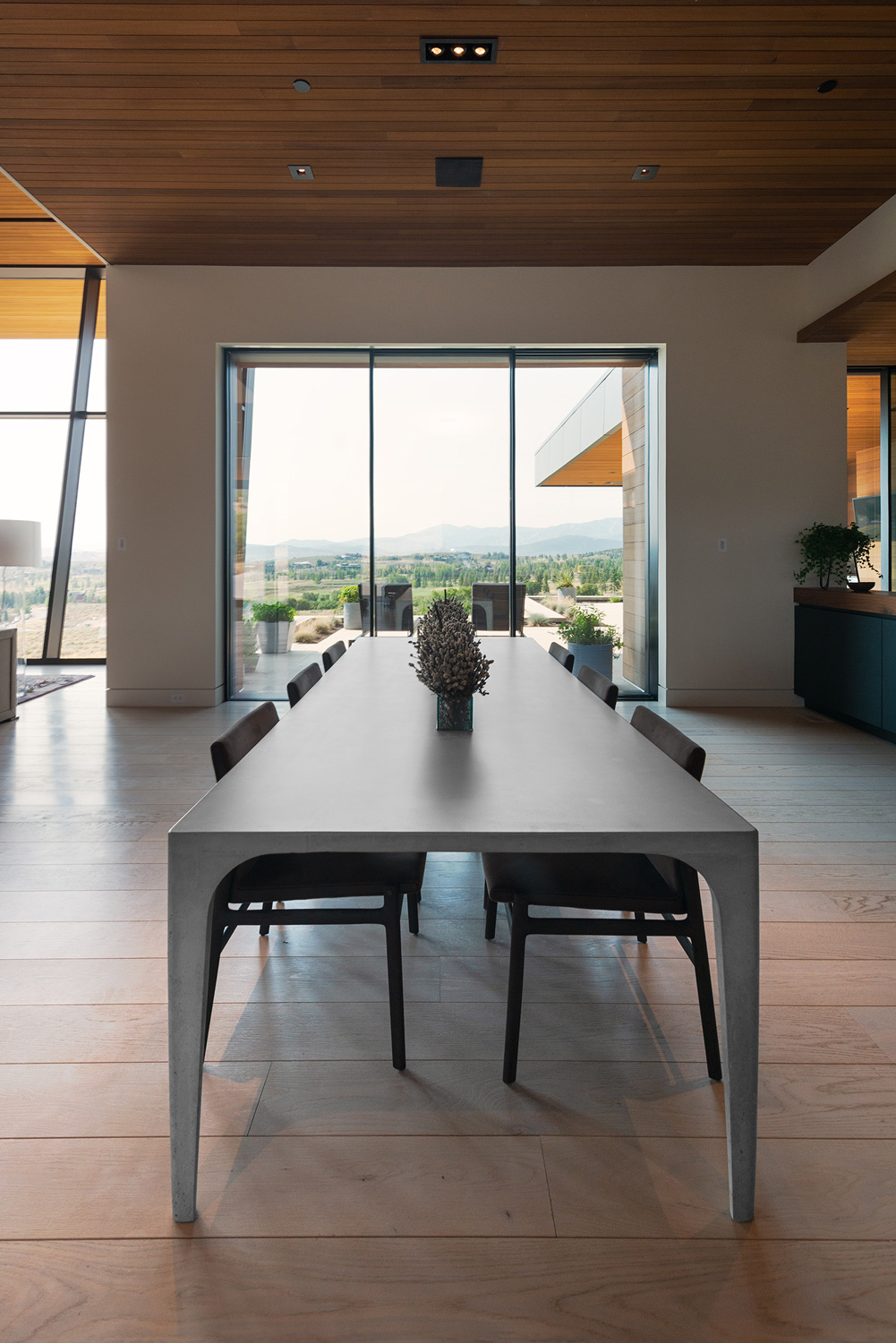 modern-craftsman-concrete-table-2.jpg