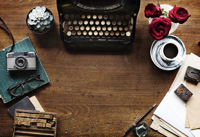 typewriter-2306479_640.jpg