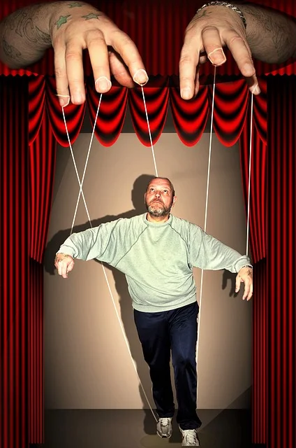 hands-966492_640.jpg