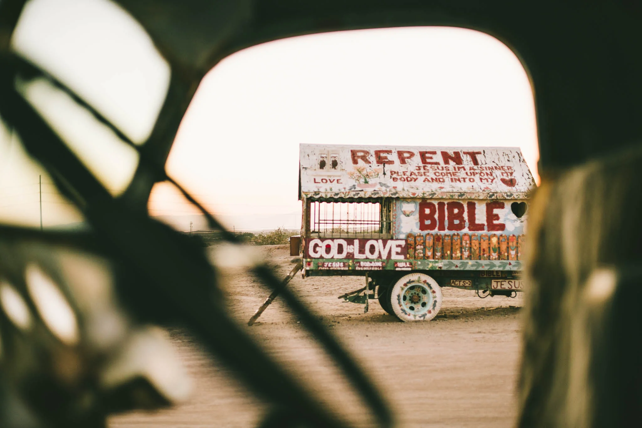 ©The Ryans Photography - Salvation Mountain - Travel Journal-8.jpg