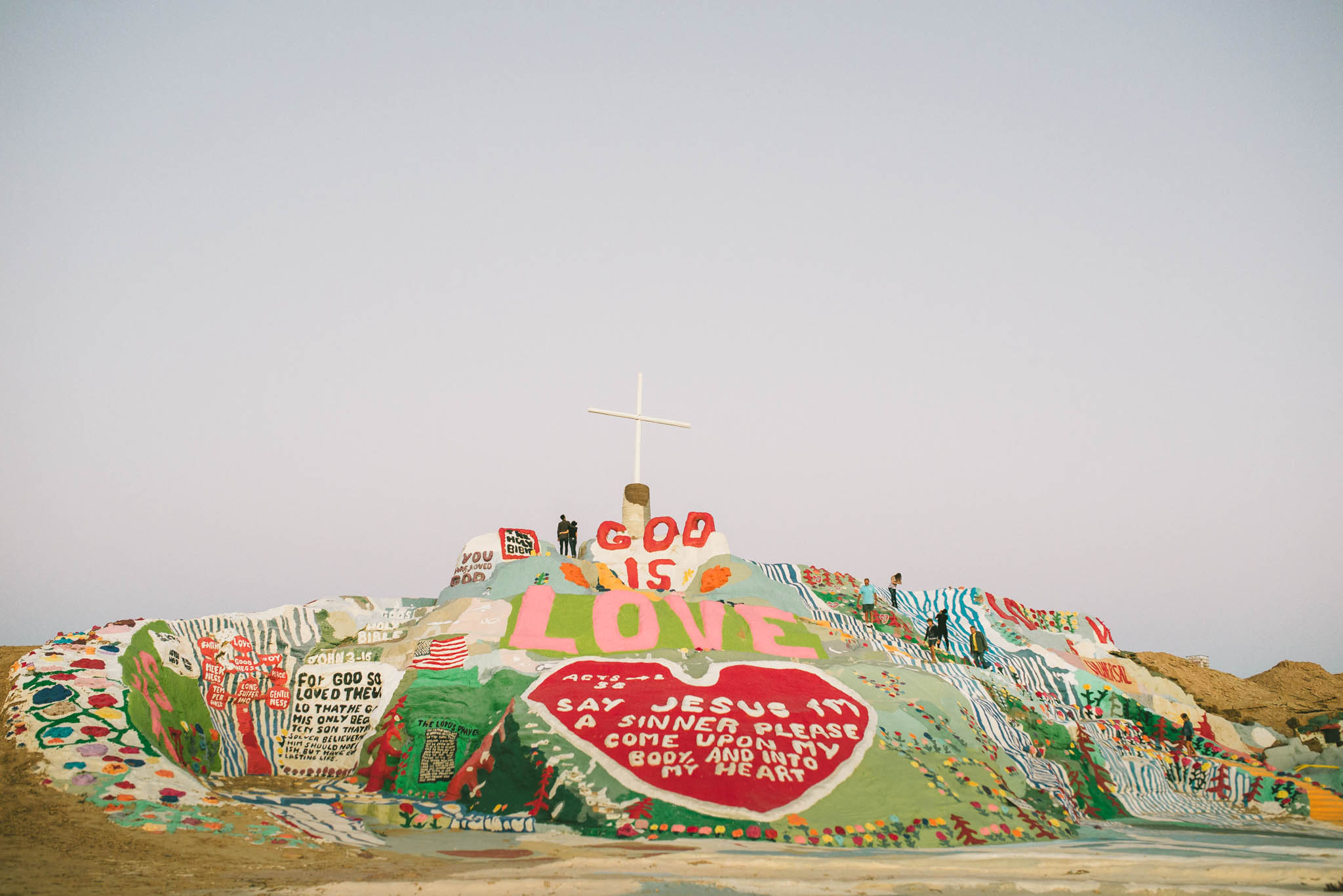 ©The Ryans Photography - Salvation Mountain - Travel Journal-30.jpg