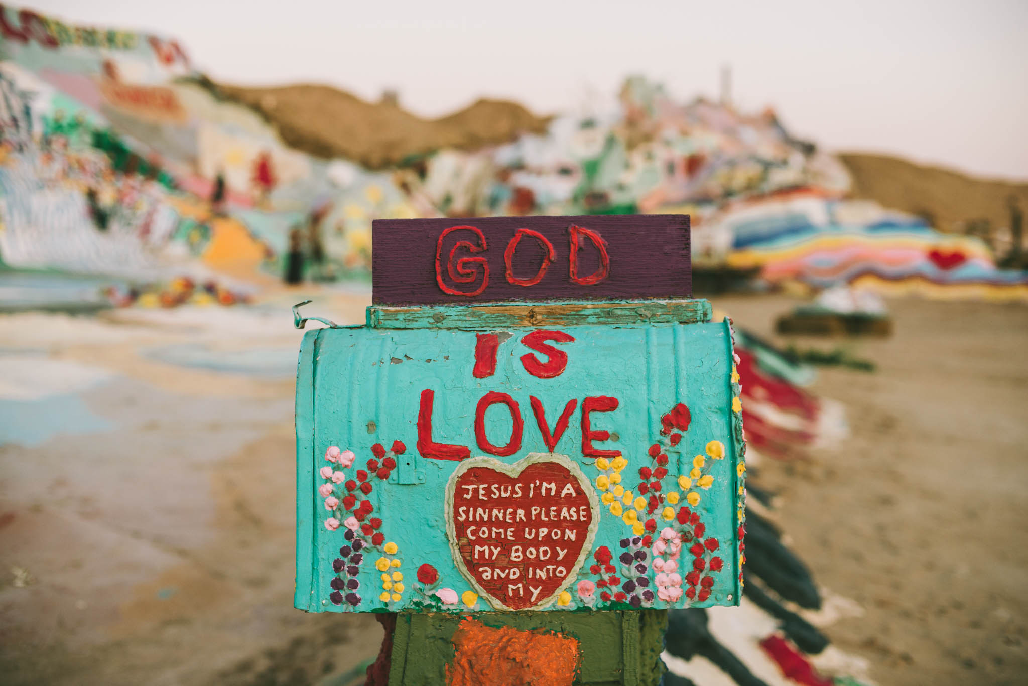 ©The Ryans Photography - Salvation Mountain - Travel Journal-29.jpg