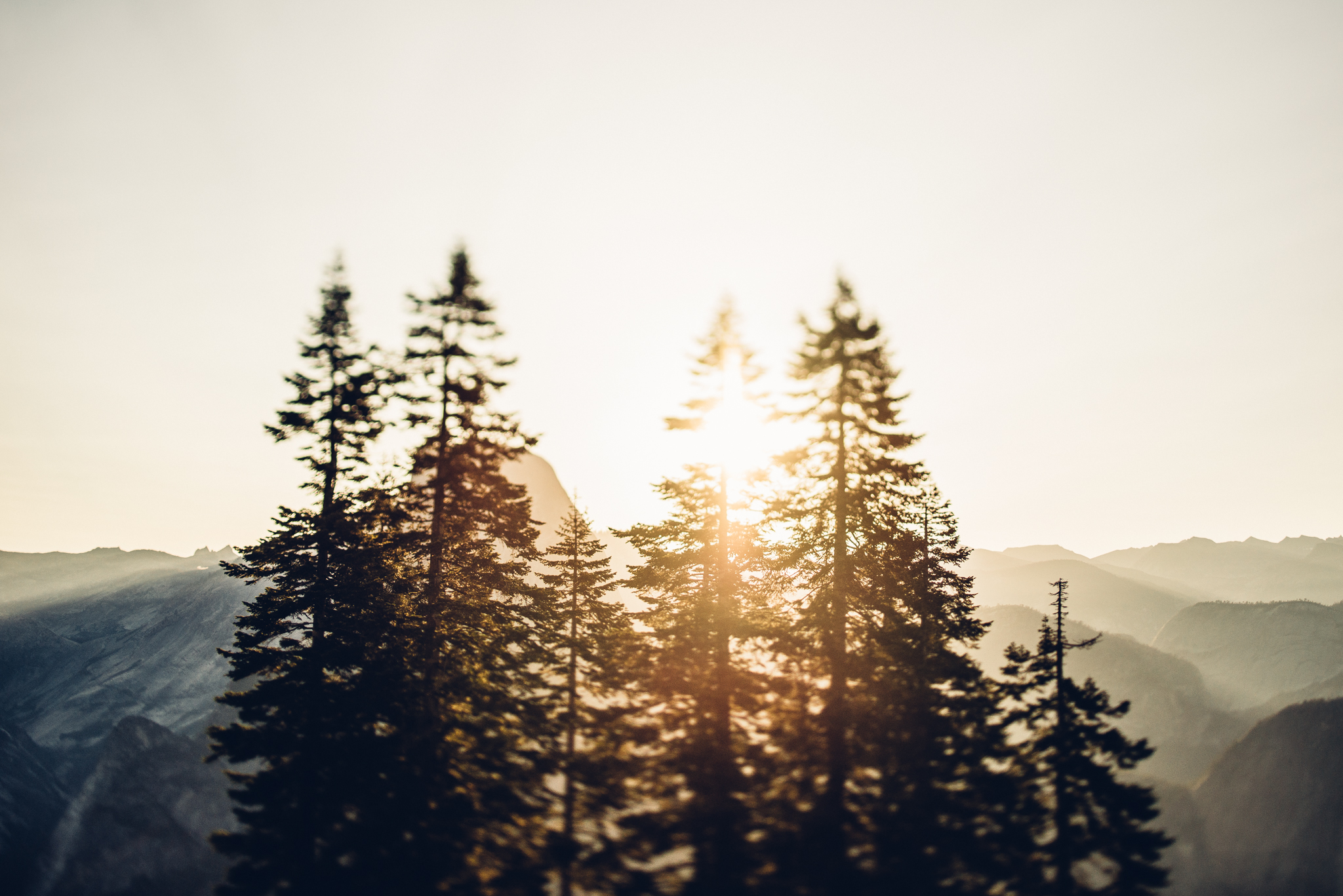 ©Isaiah & Taylor Photography - Los Angeles Destination Wedding Photographer - Yosemite National Park Hiking Adventure Engagement - Glacier Point Sunrise-017.jpg