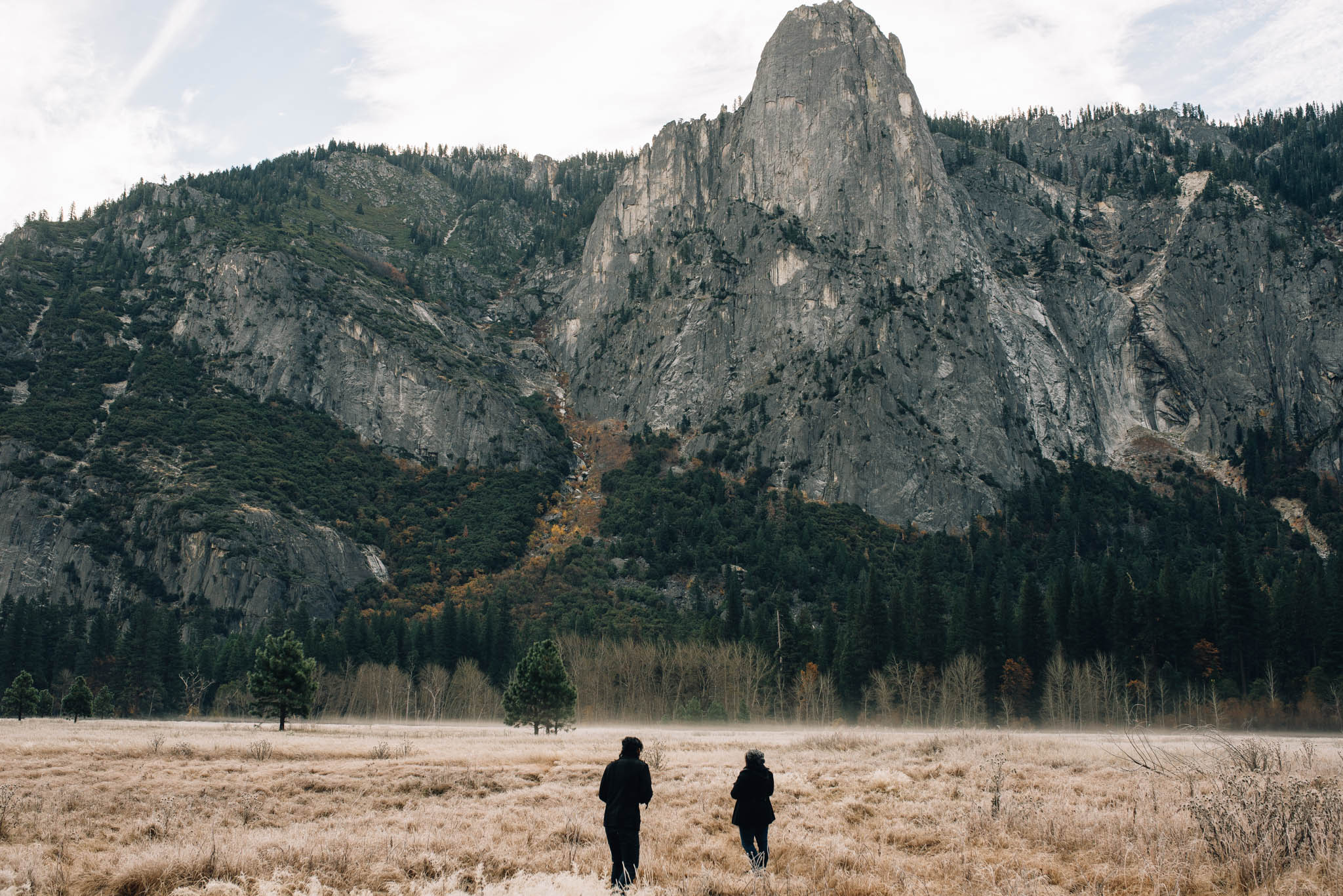 Isaiah & Taylor Photography - Los Angeles - Destination Wedding Photographers - Yosemite National Park Autumn Engagement-1.jpg